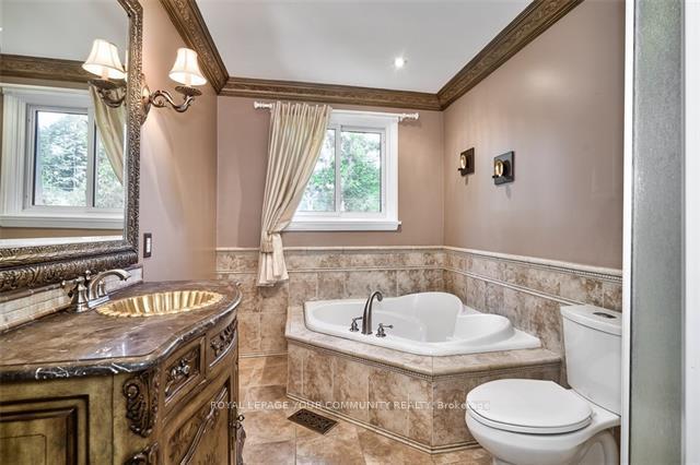 Photo 14 of 3501 Spruce Avenue, Burlington, Roseland — HOMEH