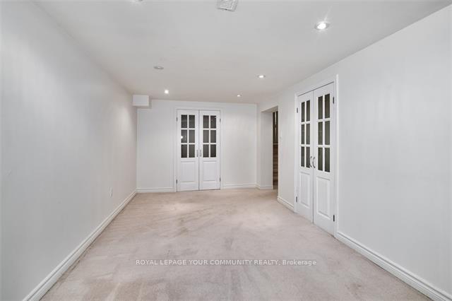 Photo 18 of 3501 Spruce Avenue, Burlington, Roseland — HOMEH