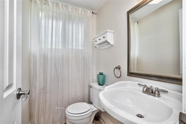 Photo 19 of 3501 Spruce Avenue, Burlington, Roseland — HOMEH