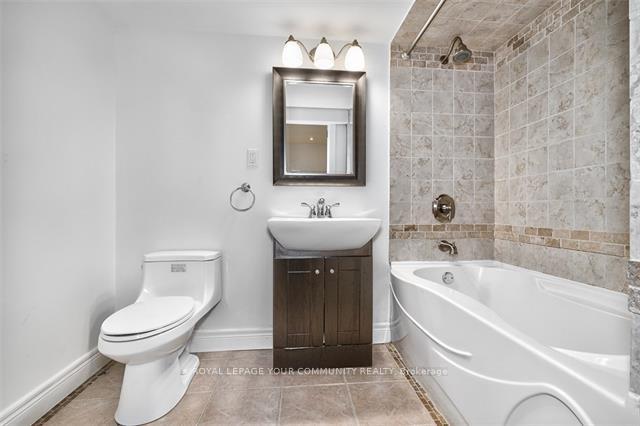 Photo 20 of 3501 Spruce Avenue, Burlington, Roseland — HOMEH