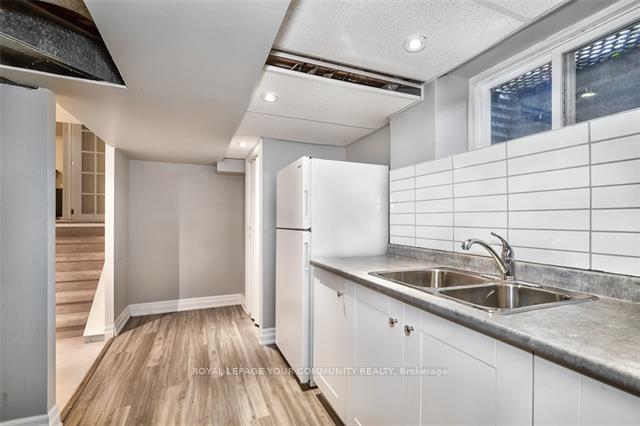 Photo 21 of 3501 Spruce Avenue, Burlington, Roseland — HOMEH
