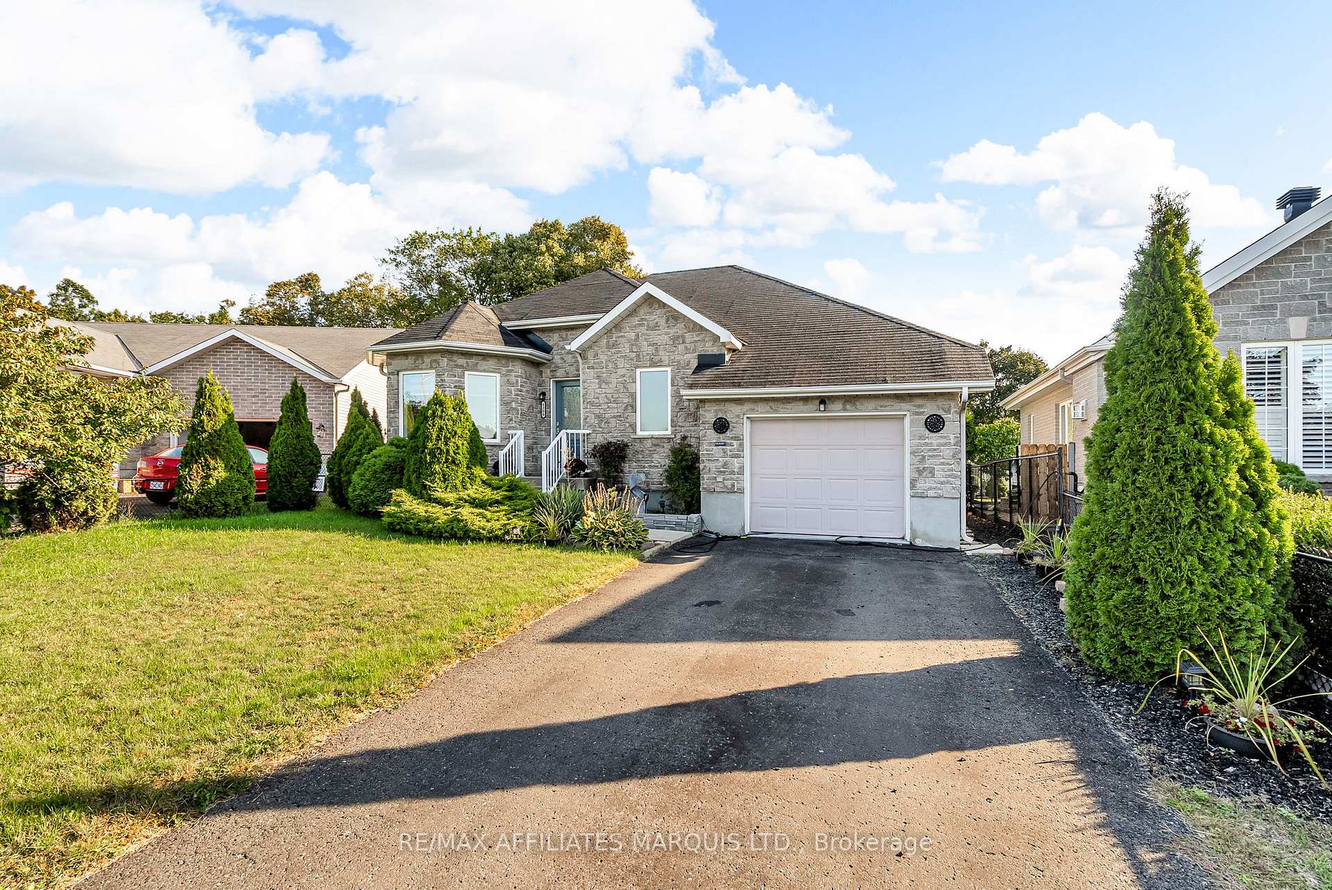 Photo 1 of 1286 Daprat Avenue, Cornwall — HOMEH