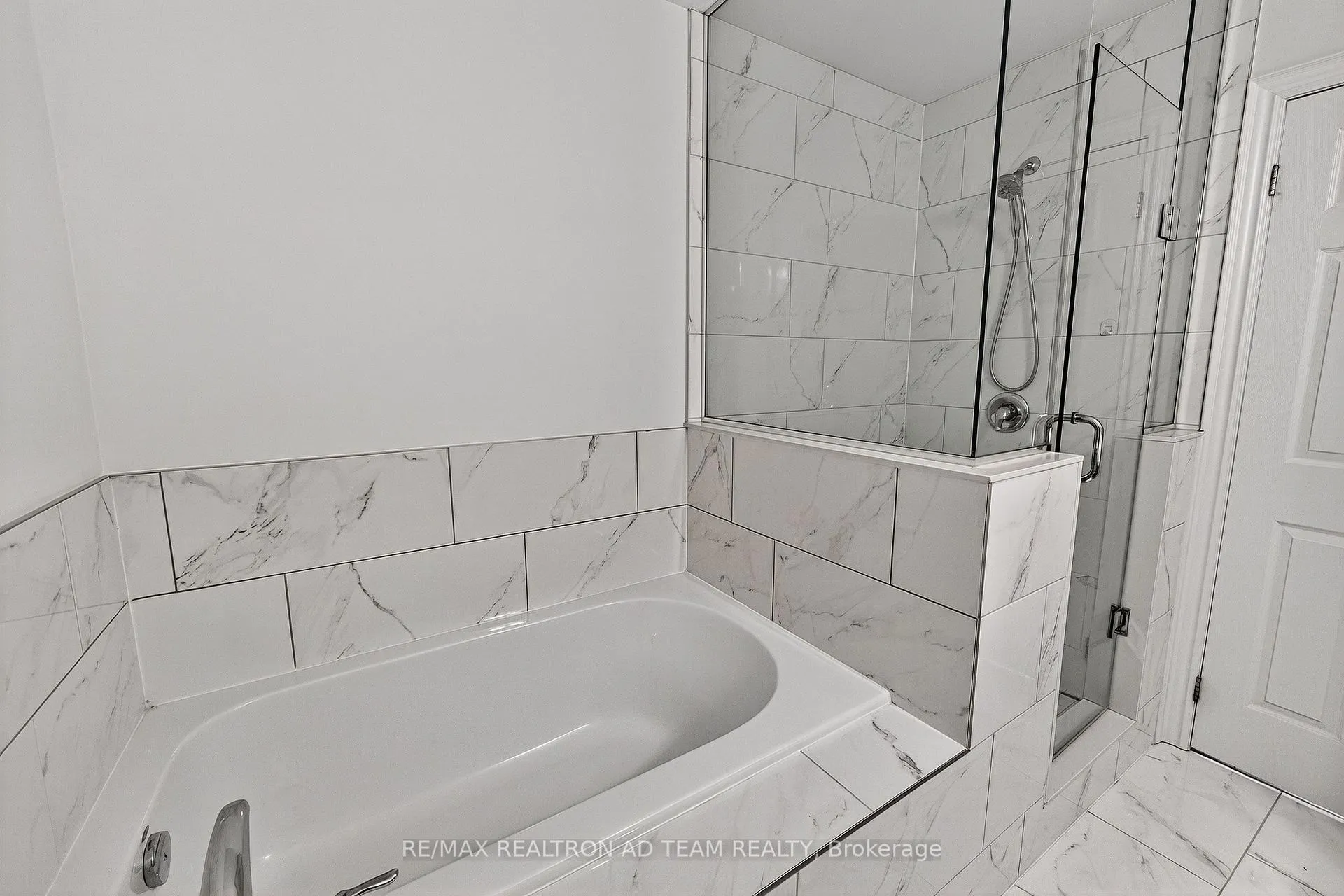 Photo 17 of 2681 Magdalen Path, Oshawa, Windfields — HOMEH