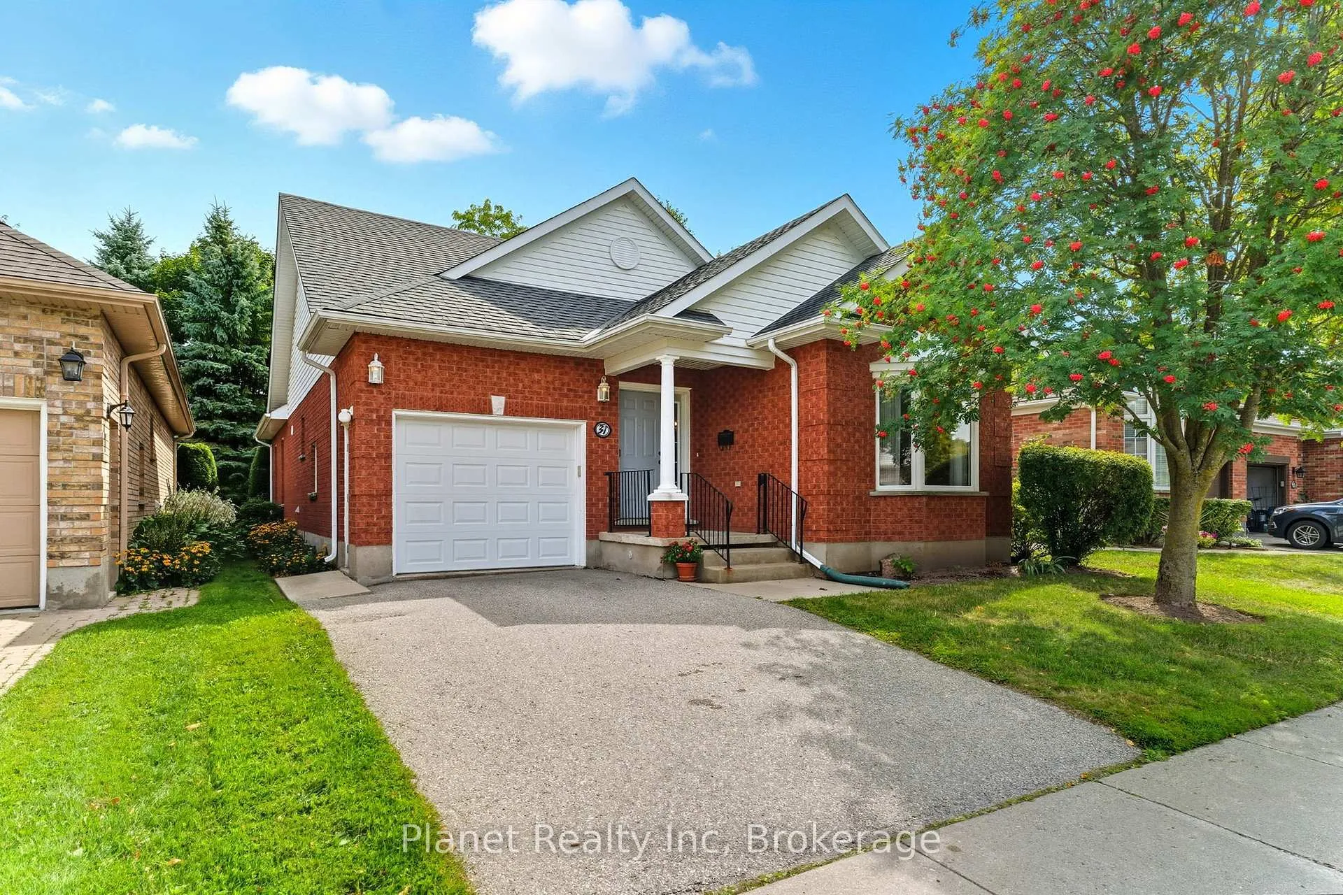Photo 2 of 31 Honeysuckle Drive, Guelph, Village By The Arboretum — HOMEH