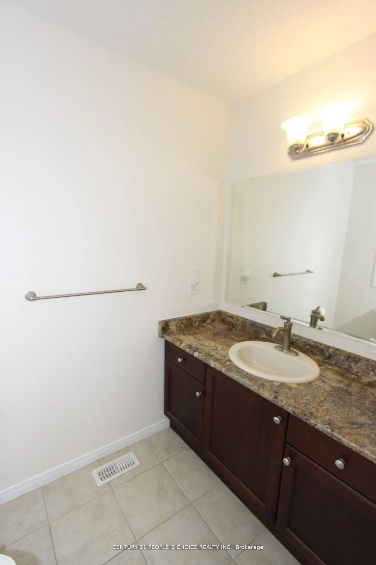 Photo 8 of Unit Upper, 40 Sorrento Street, Kitchener — HOMEH