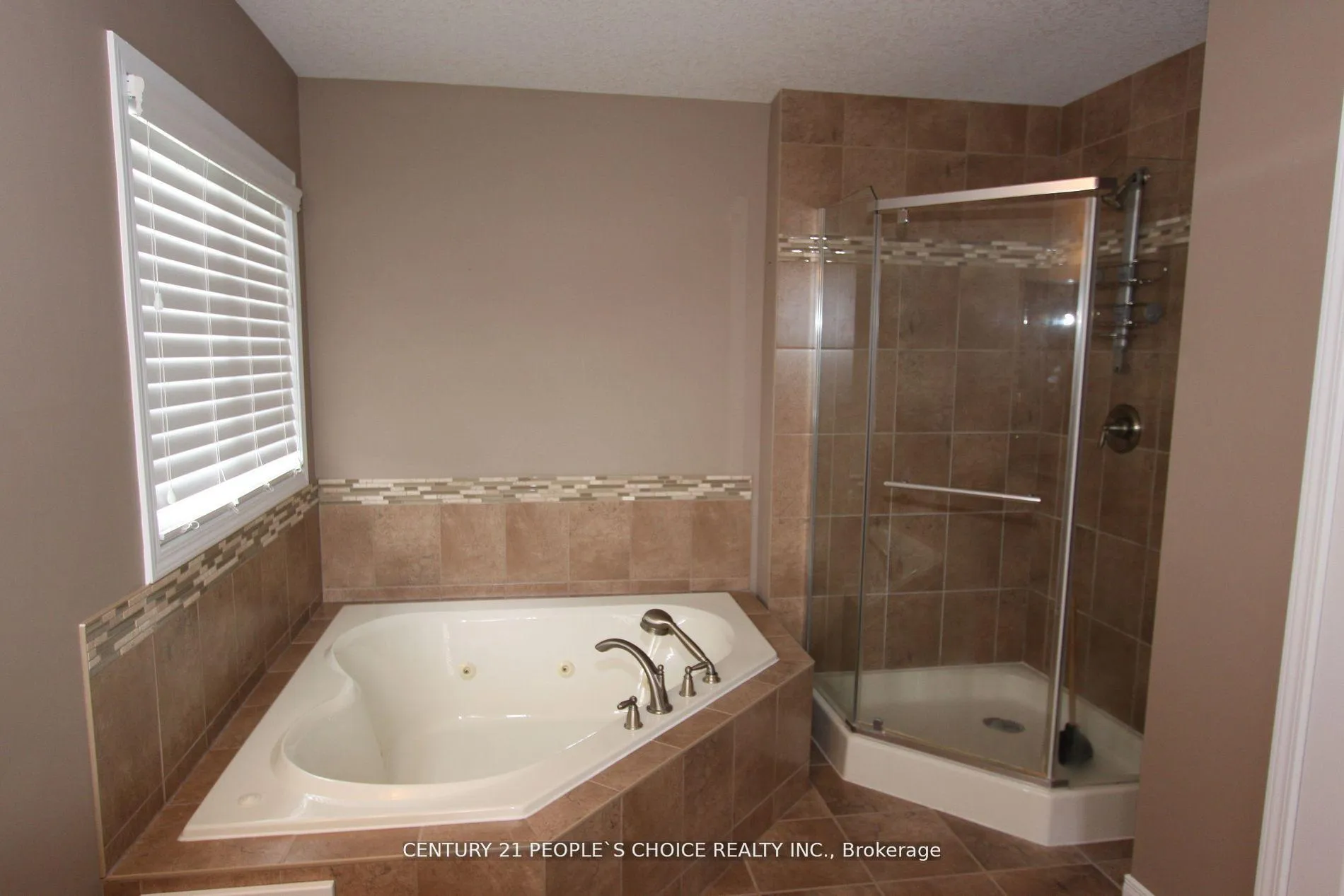 Photo 26 of Unit Upper, 40 Sorrento Street, Kitchener — HOMEH