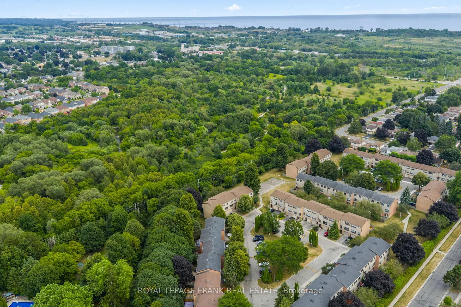 Photo 2 of 9 The Bridle Path, Clarington, Bowmanville — HOMEH