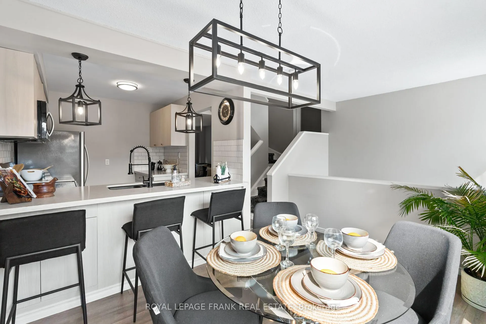 Photo 10 of 9 The Bridle Path, Clarington, Bowmanville — HOMEH