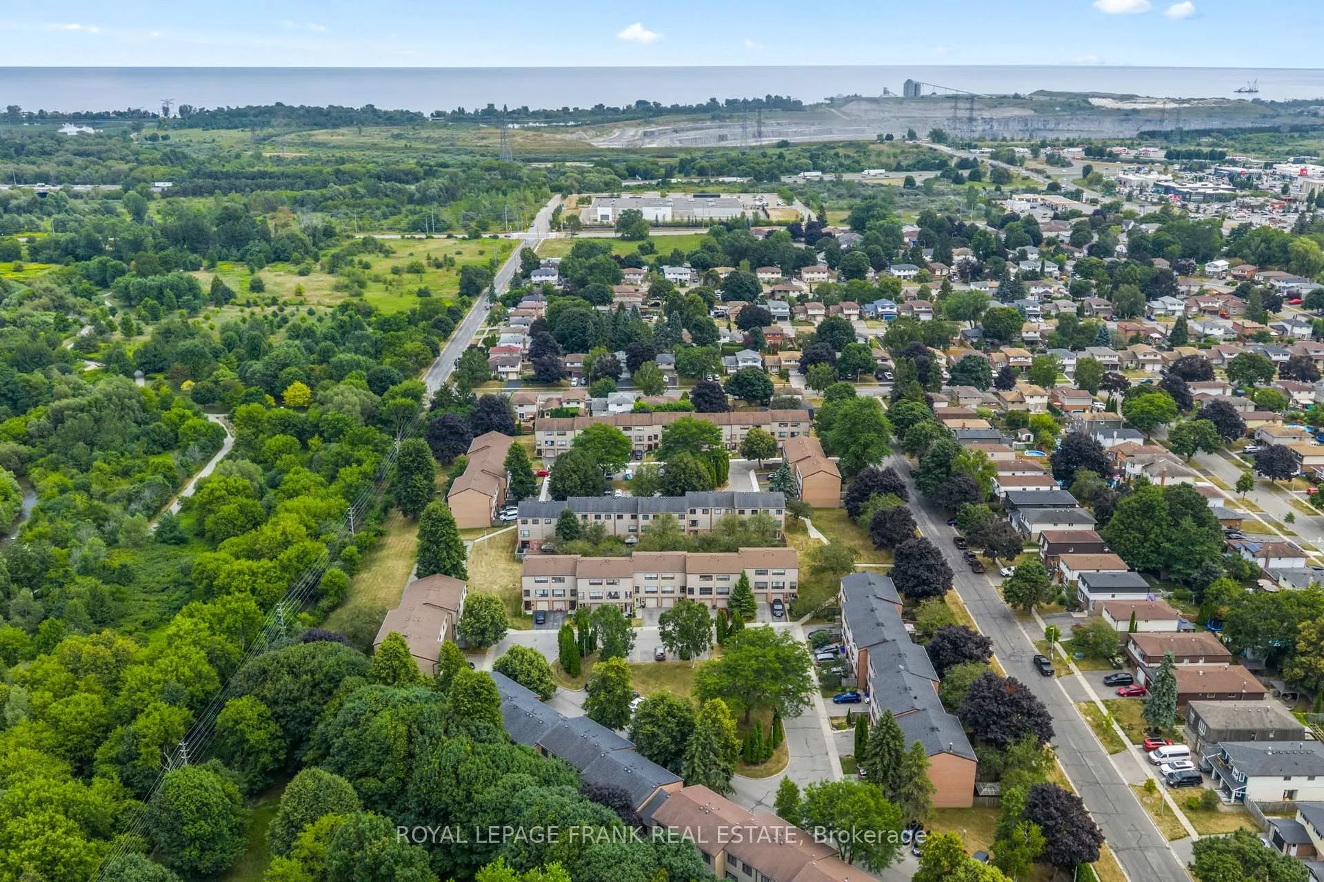 Photo 33 of 9 The Bridle Path, Clarington, Bowmanville — HOMEH