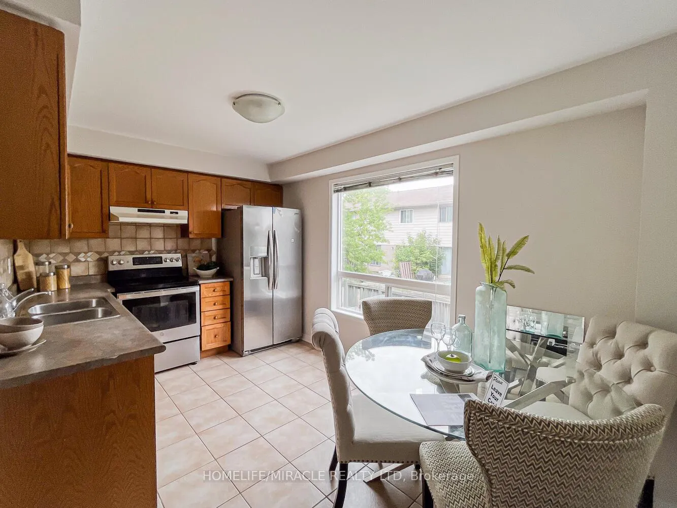 Photo 18 of 52 McGonigal Lane, Ajax, Central — HOMEH
