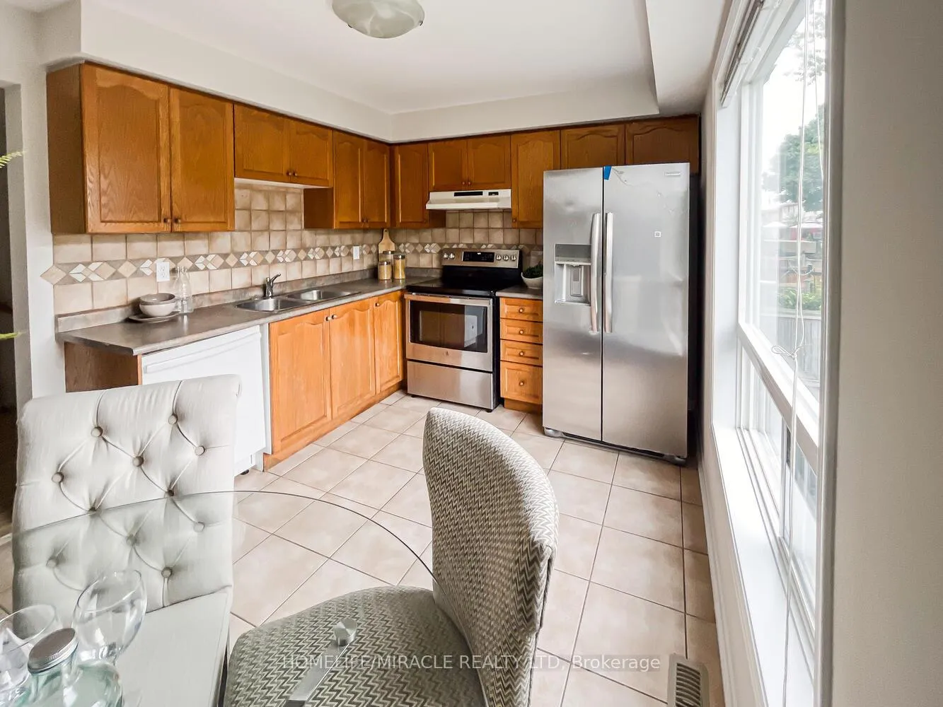 Photo 19 of 52 McGonigal Lane, Ajax, Central — HOMEH