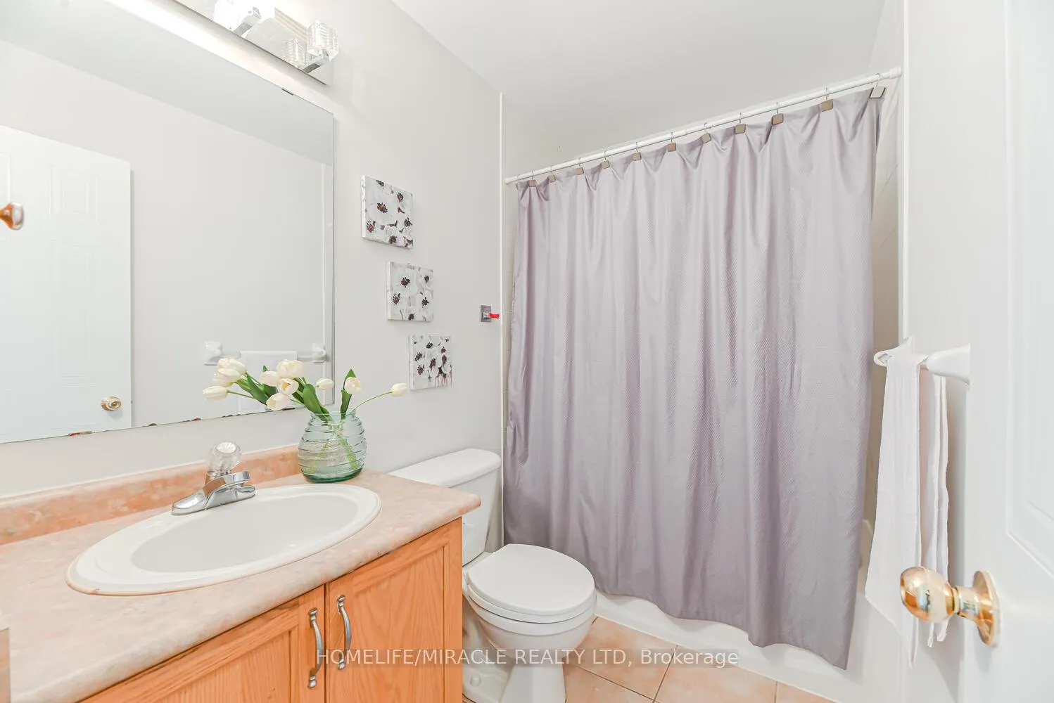 Photo 24 of 52 McGonigal Lane, Ajax, Central — HOMEH