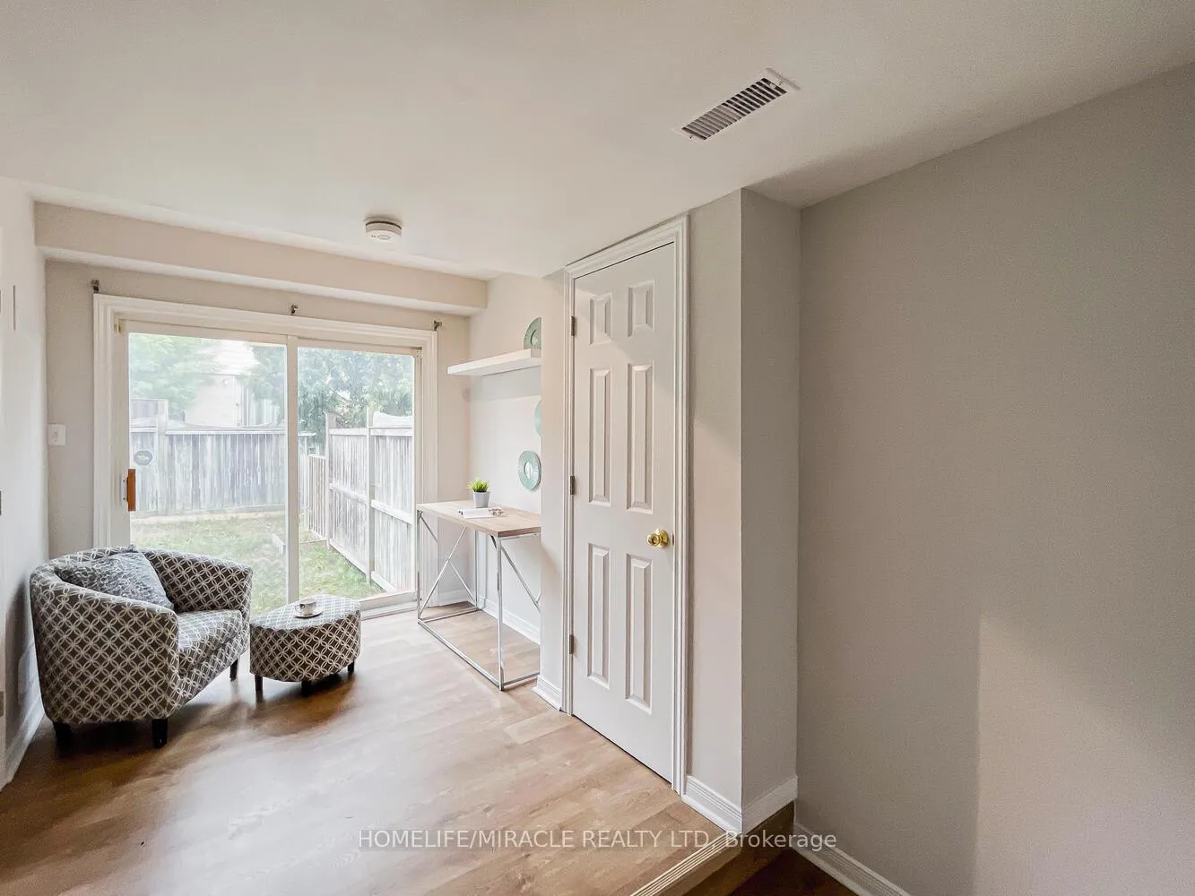 Photo 32 of 52 McGonigal Lane, Ajax, Central — HOMEH