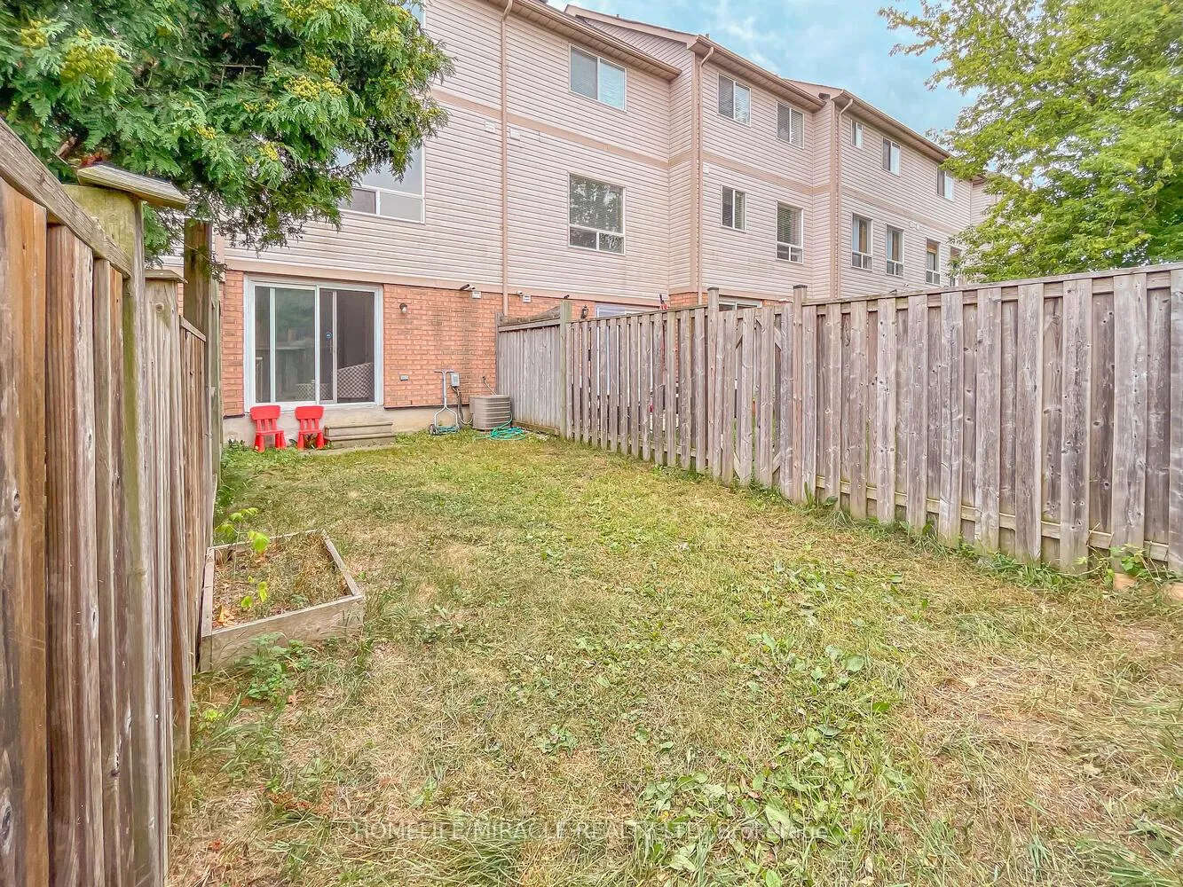 Photo 37 of 52 McGonigal Lane, Ajax, Central — HOMEH