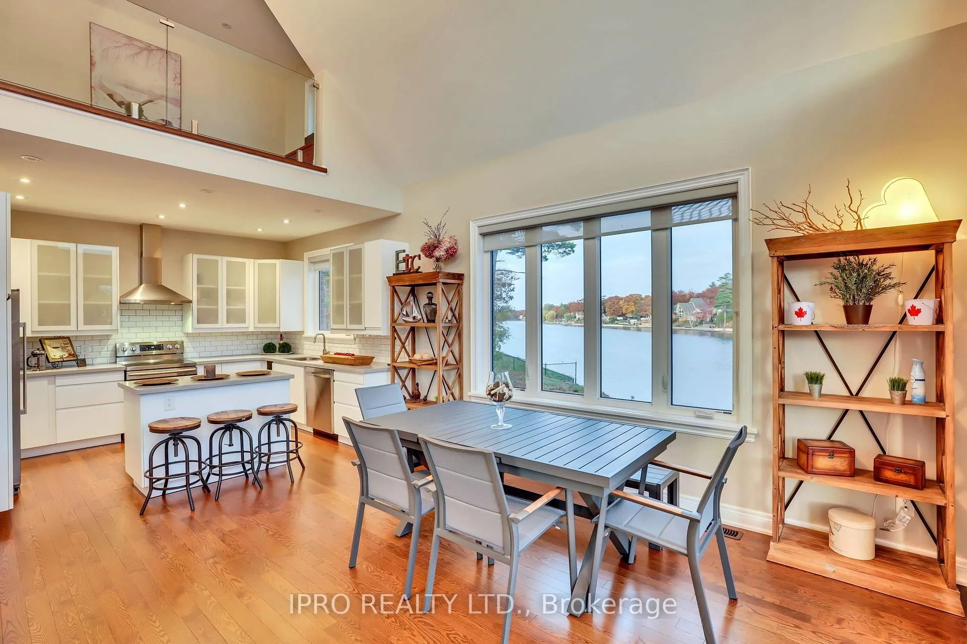 Photo 7 of 22 10th Street S, Wasaga Beach — HOMEH
