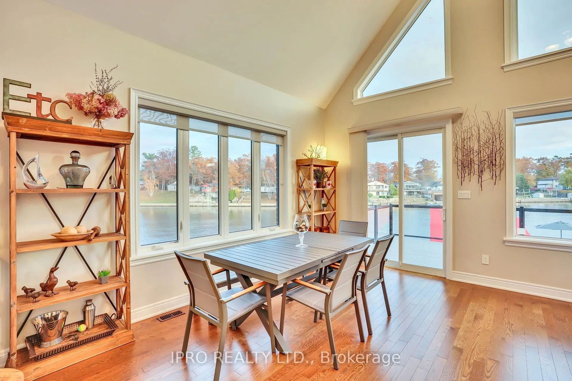 Photo 8 of 22 10th Street S, Wasaga Beach — HOMEH