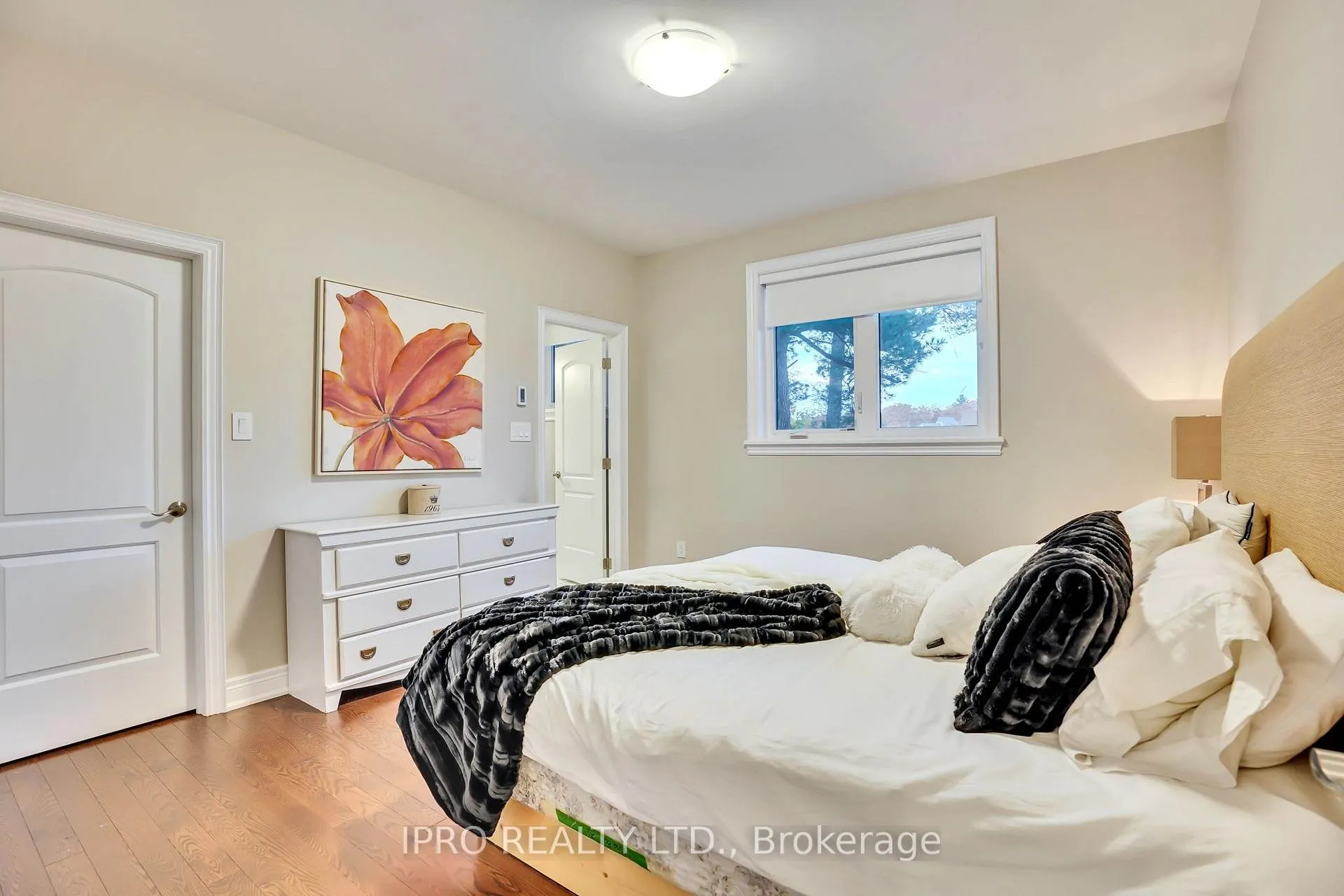 Photo 14 of 22 10th Street S, Wasaga Beach — HOMEH