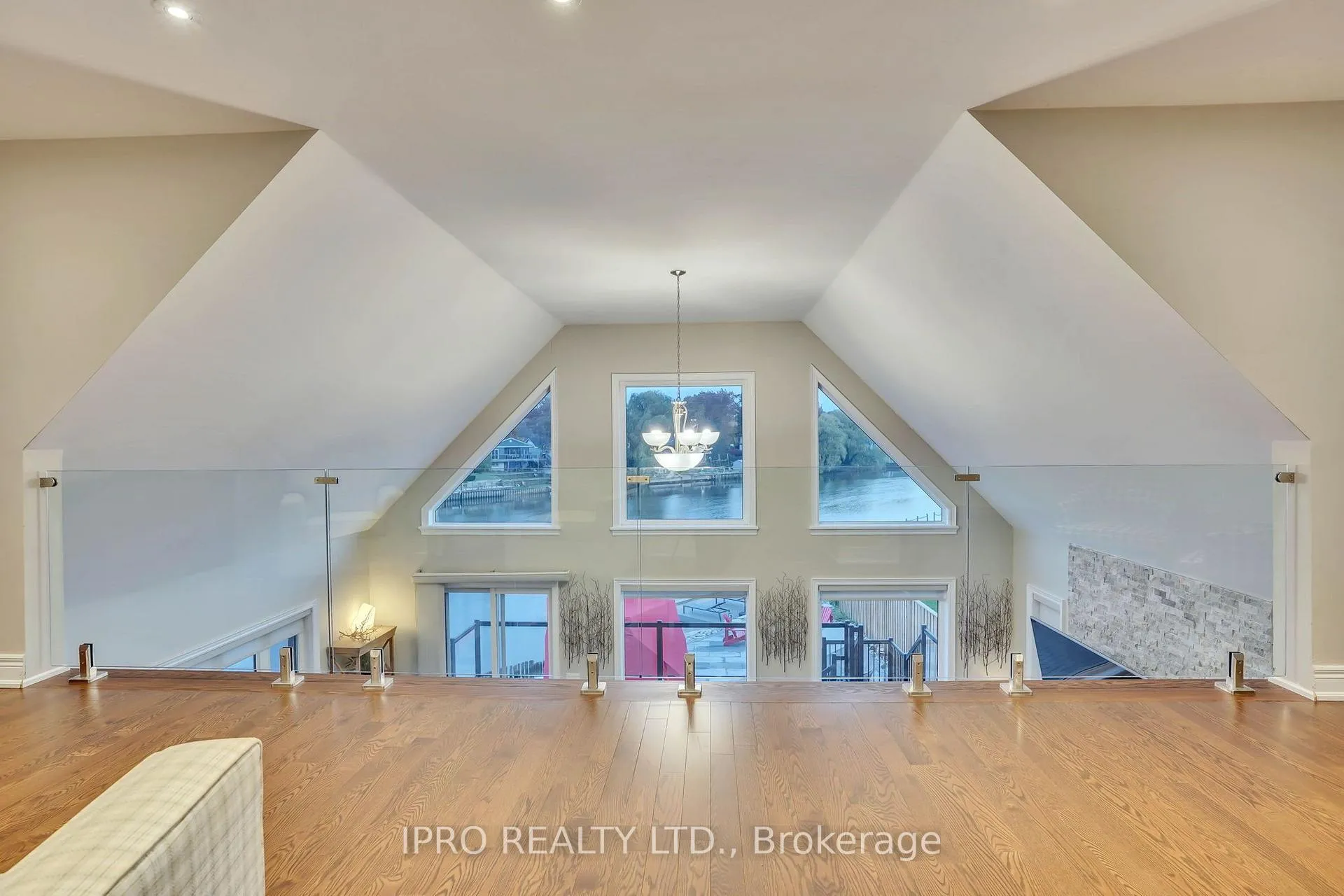 Photo 18 of 22 10th Street S, Wasaga Beach — HOMEH