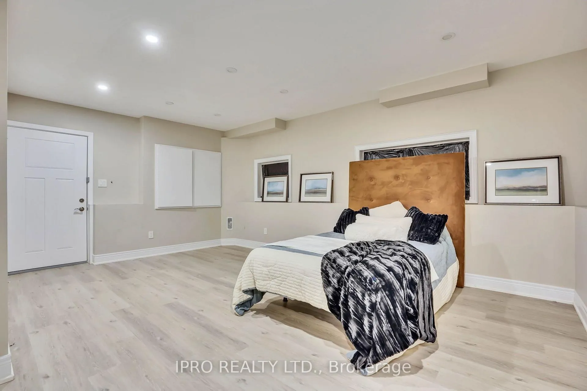 Photo 37 of 22 10th Street S, Wasaga Beach — HOMEH
