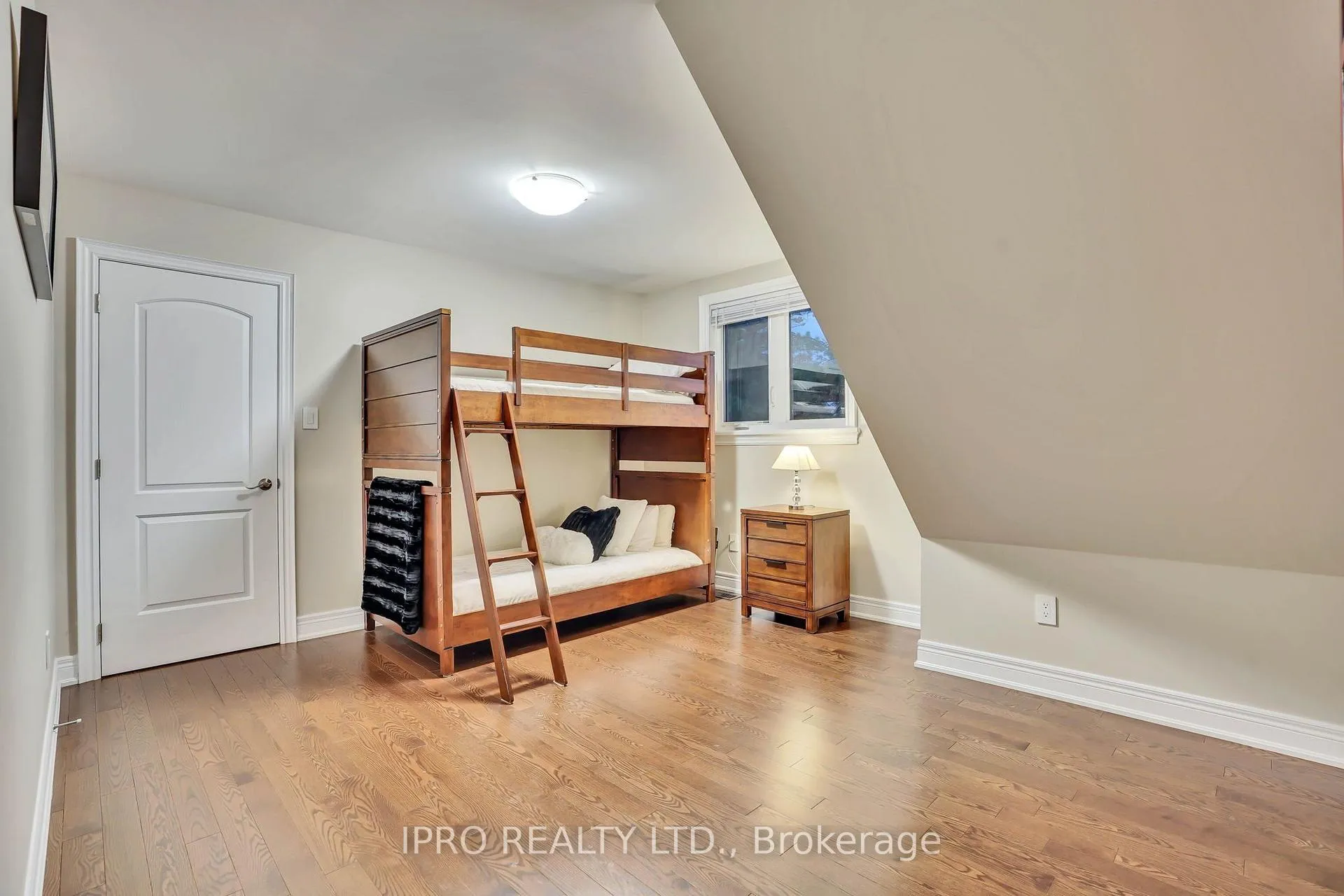 Photo 39 of 22 10th Street S, Wasaga Beach — HOMEH