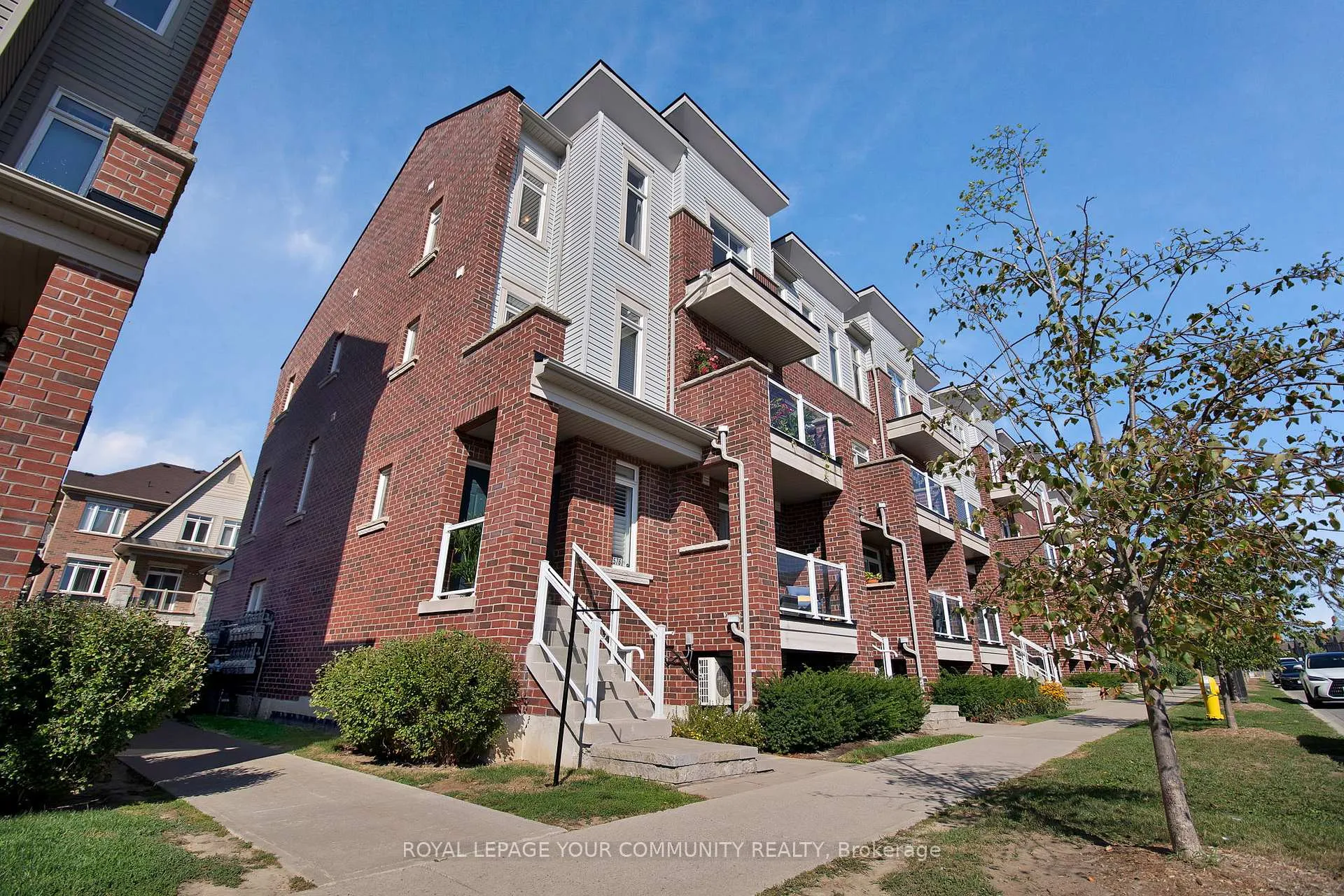 Photo 3 of 2574 William Jackson Drive, Pickering, Duffin Heights — HOMEH