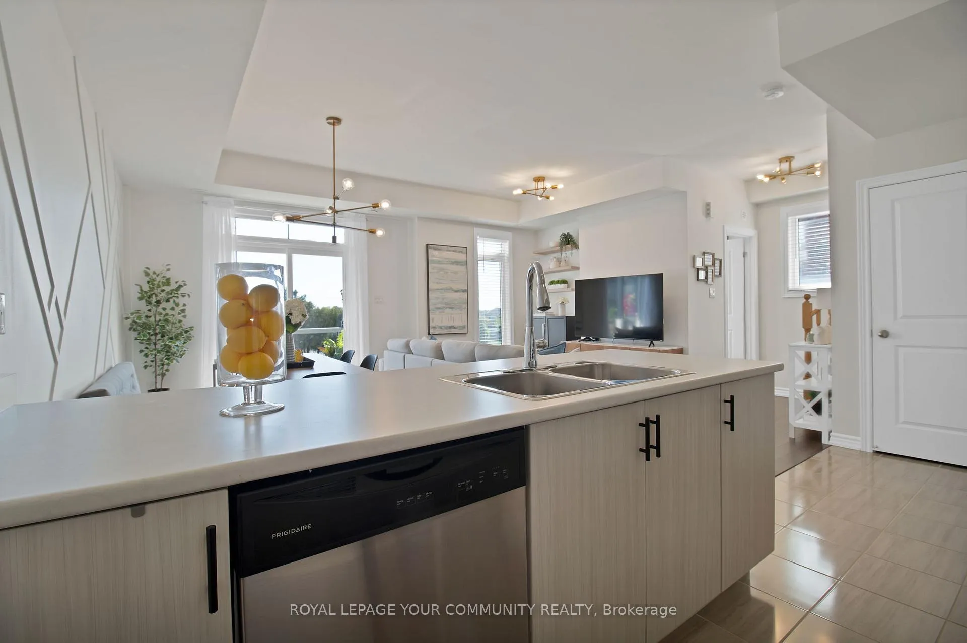 Photo 14 of 2574 William Jackson Drive, Pickering, Duffin Heights — HOMEH