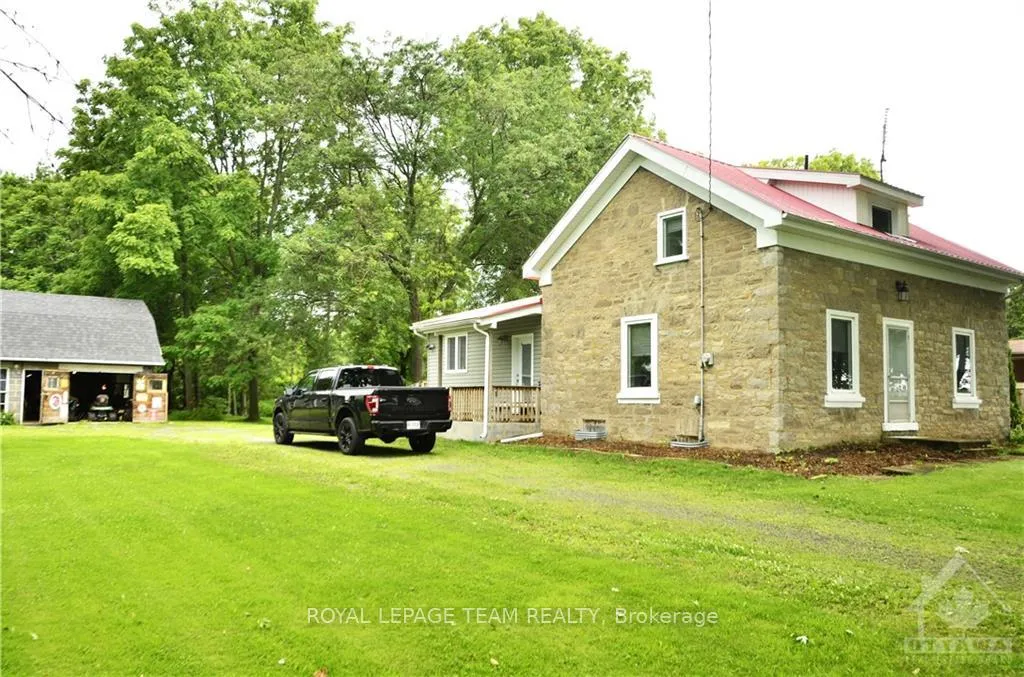 Photo 1 of 744 County 2 Road, Edwardsburgh/Cardinal, Edwardsburgh/Cardinal Twp — HOMEH