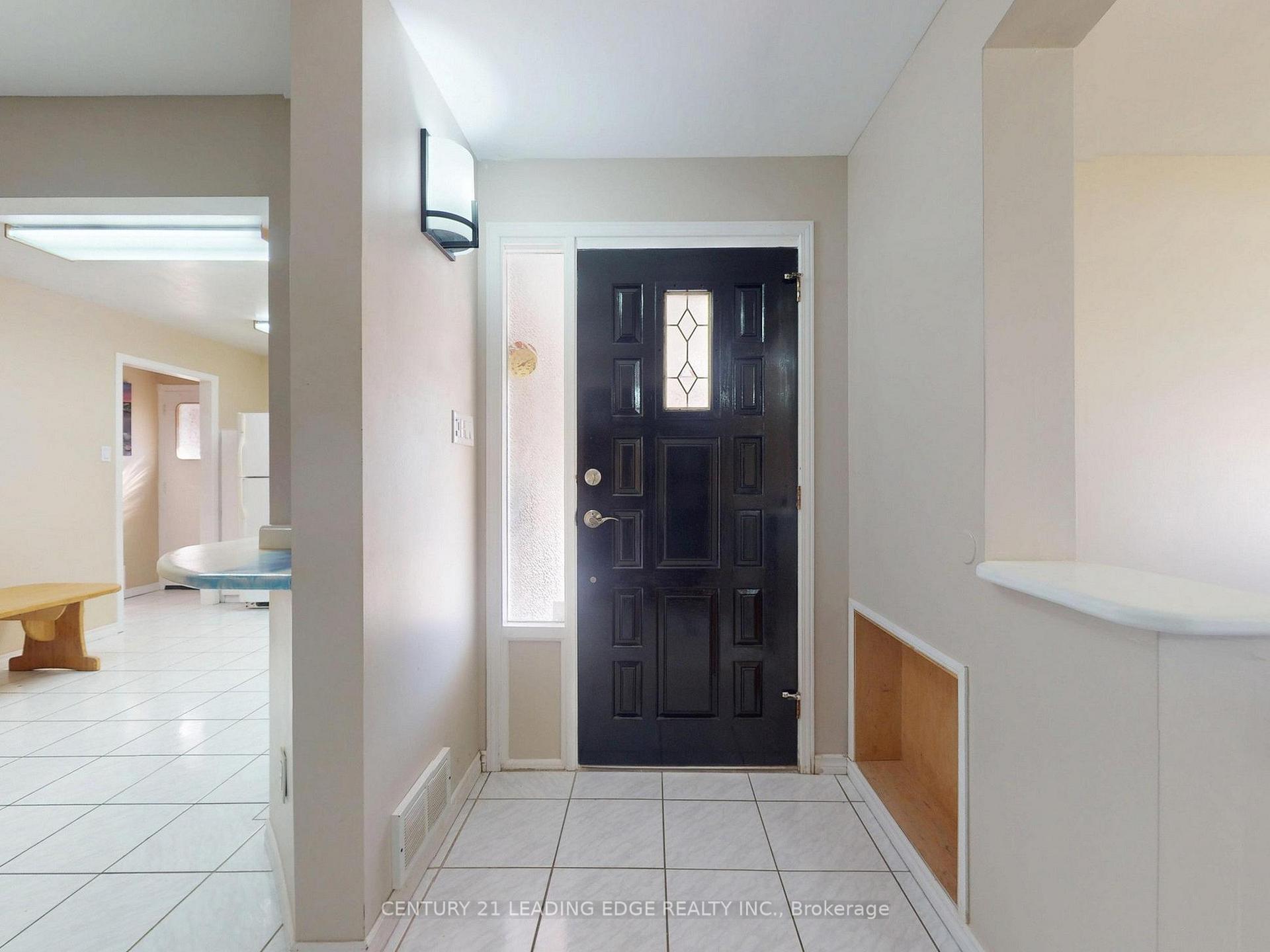 Photo 4 of 173 Owen Street, Barrie, Wellington — HOMEH