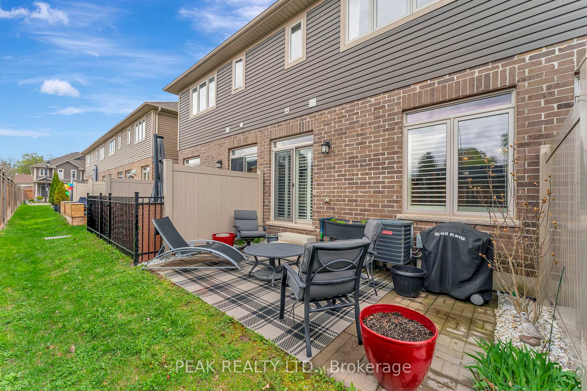 Photo 28 of Unit 33, 80 Willow Street, Brant, Paris — HOMEH