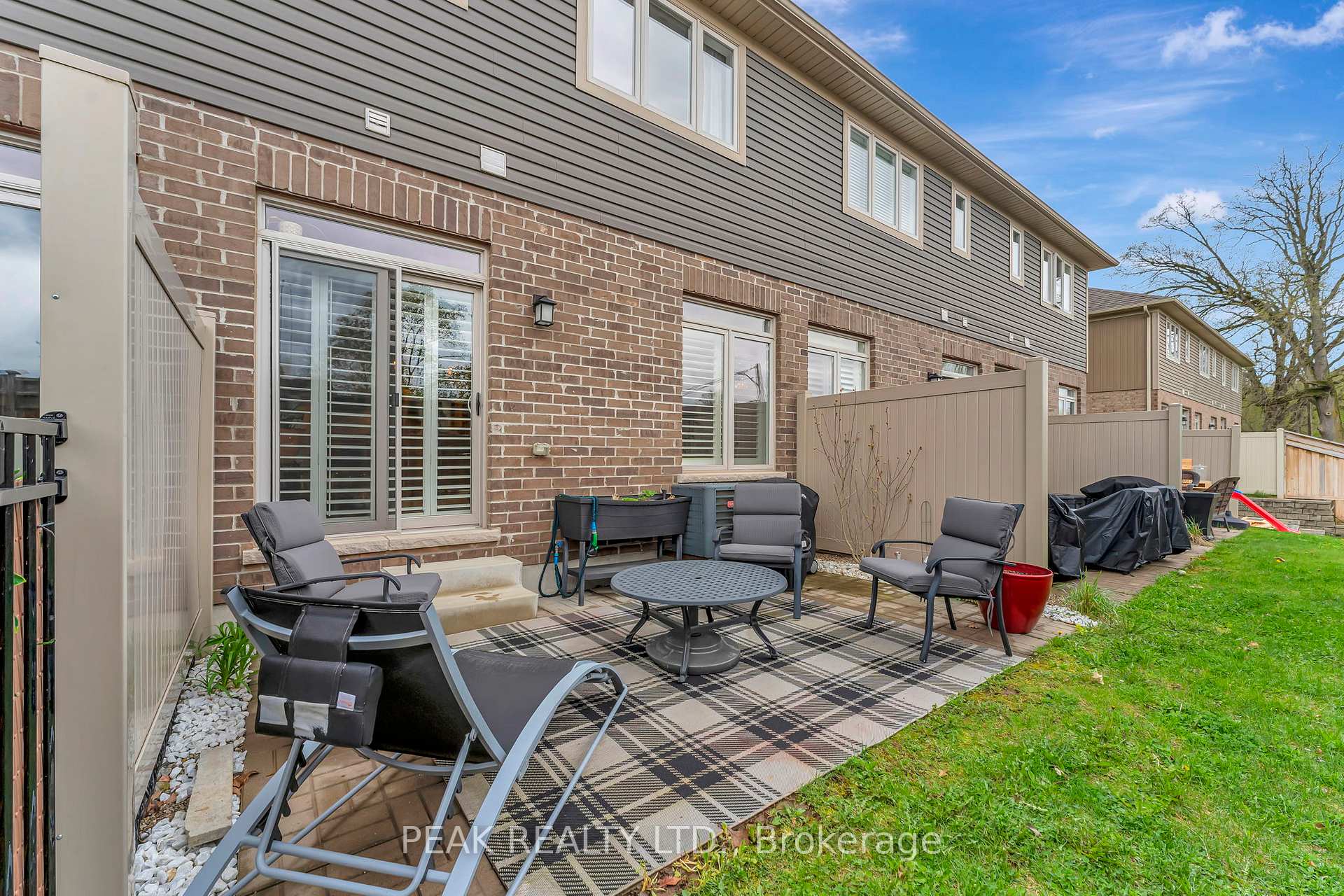 Photo 29 of Unit 33, 80 Willow Street, Brant, Paris — HOMEH
