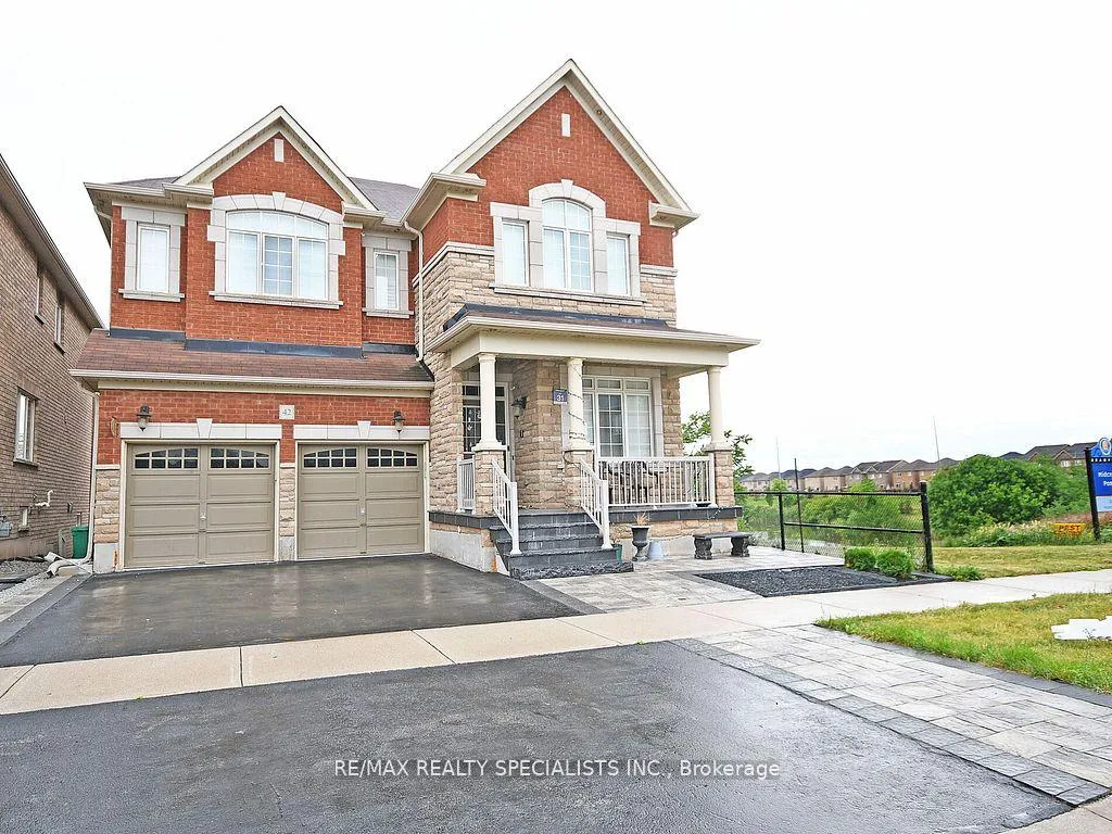 Photo 2 of 42 Midcrest Circle, Brampton, Credit Valley — HOMEH