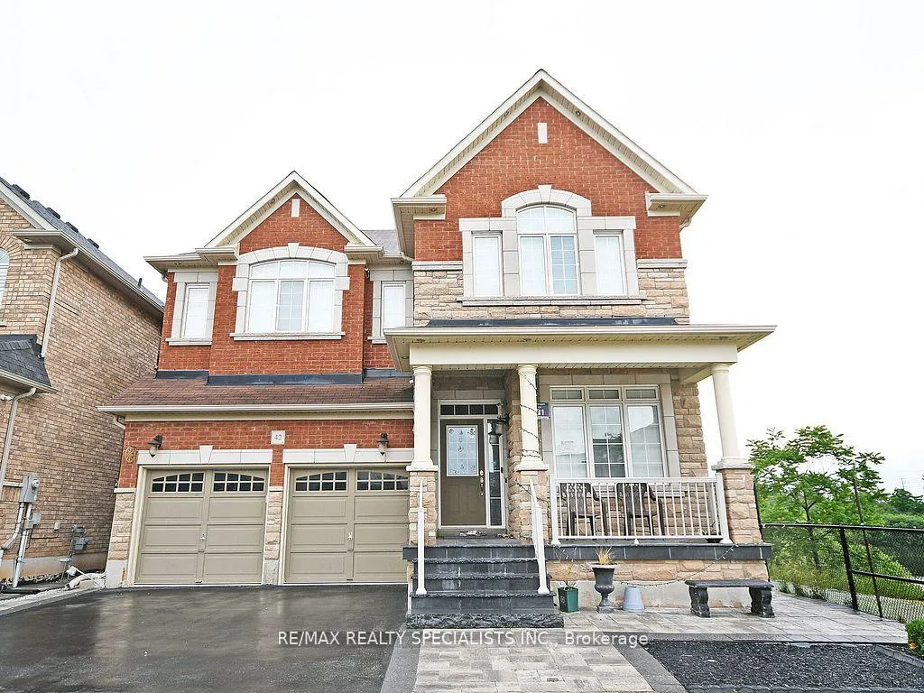 Photo 3 of 42 Midcrest Circle, Brampton, Credit Valley — HOMEH