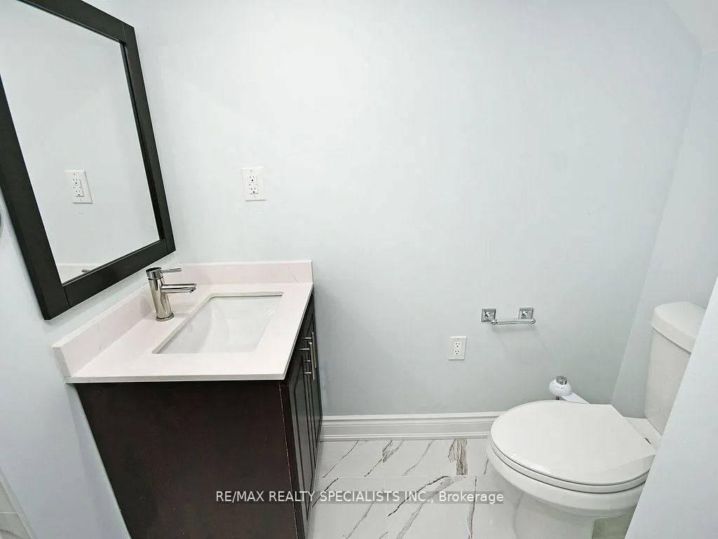 Photo 24 of 42 Midcrest Circle, Brampton, Credit Valley — HOMEH