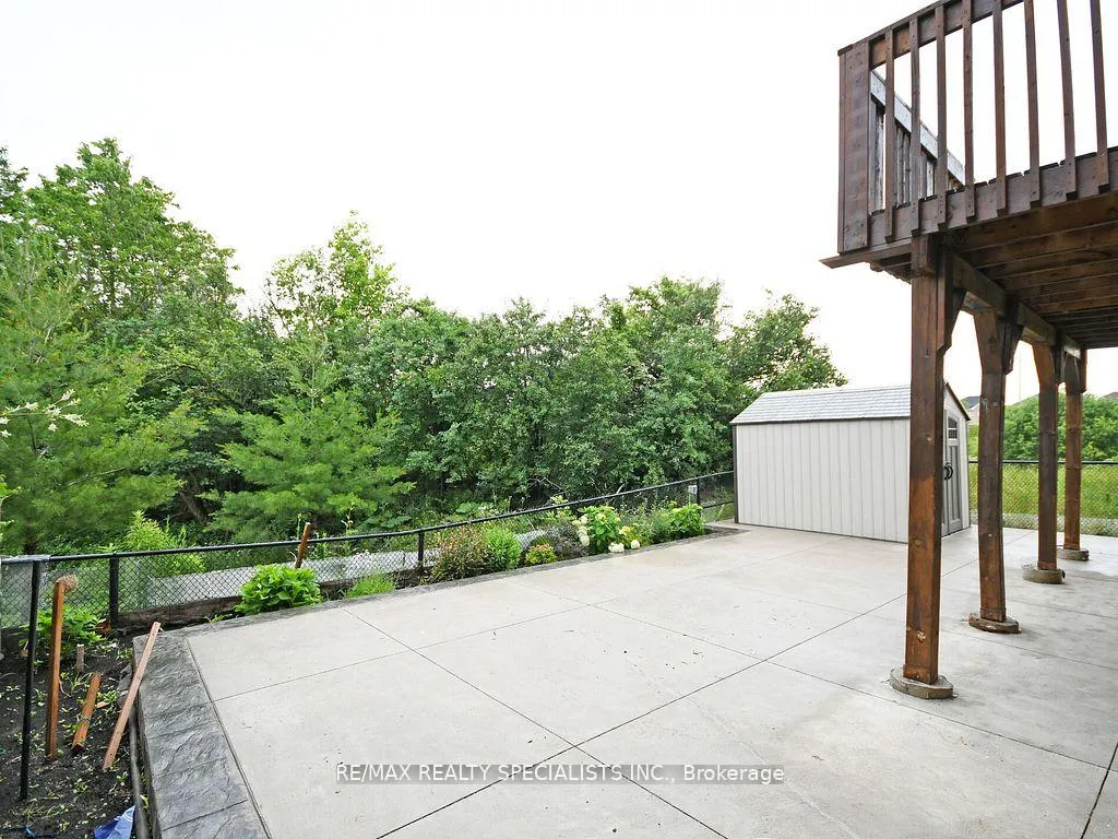Photo 29 of 42 Midcrest Circle, Brampton, Credit Valley — HOMEH