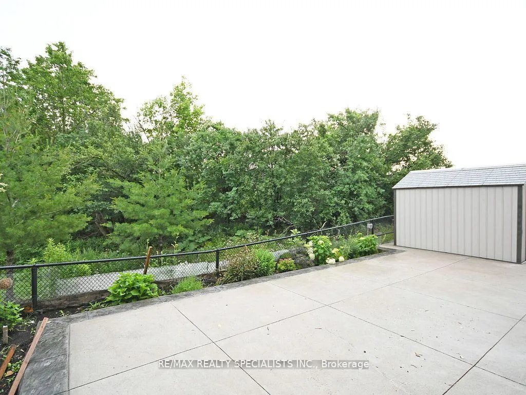 Photo 30 of 42 Midcrest Circle, Brampton, Credit Valley — HOMEH