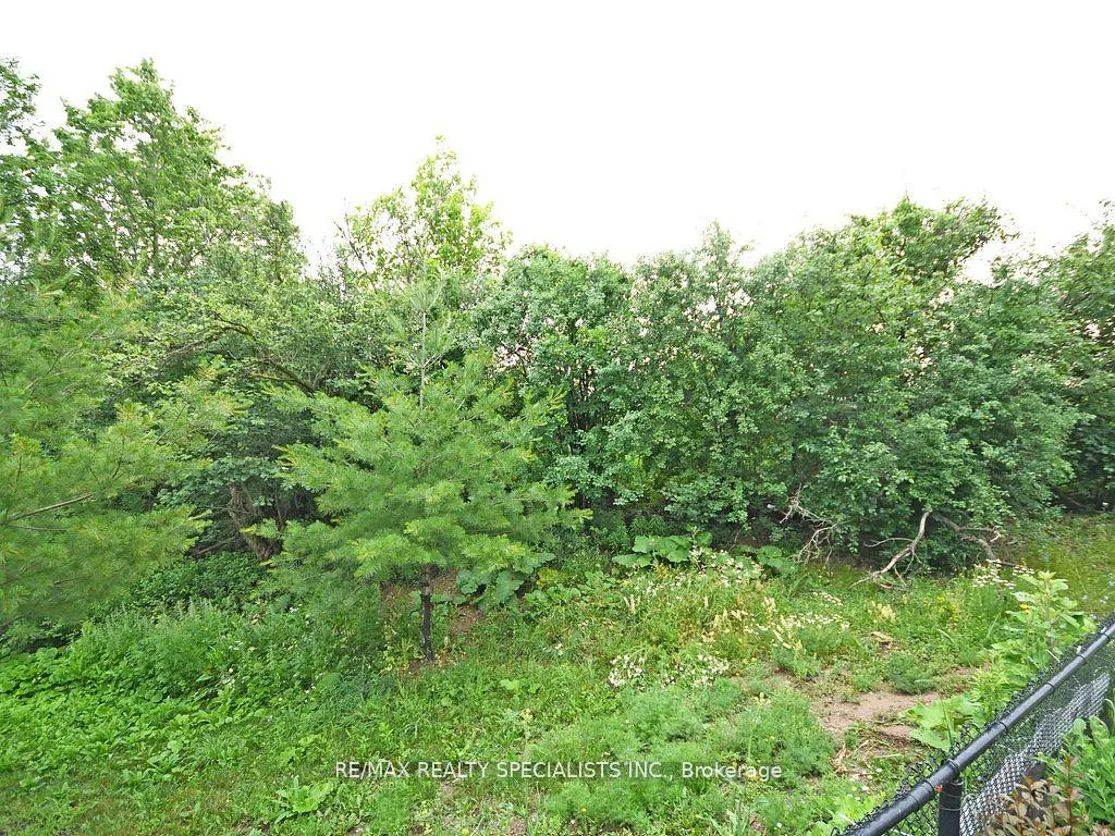 Photo 36 of 42 Midcrest Circle, Brampton, Credit Valley — HOMEH