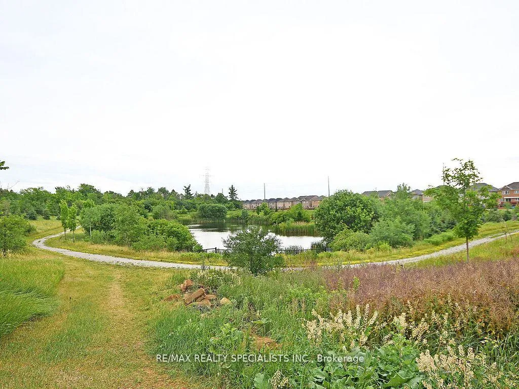 Photo 37 of 42 Midcrest Circle, Brampton, Credit Valley — HOMEH