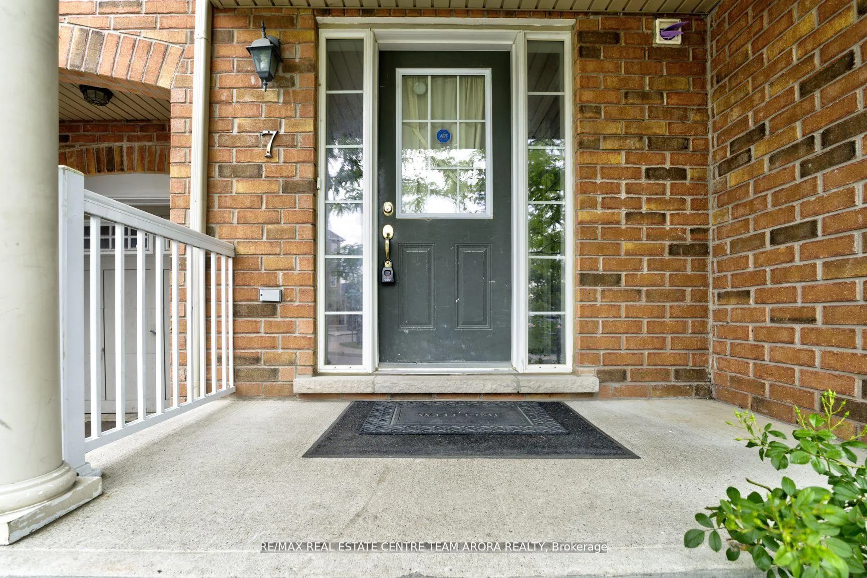 Photo 3 of 7 Freeland Hollow, Brampton, Bram West — HOMEH