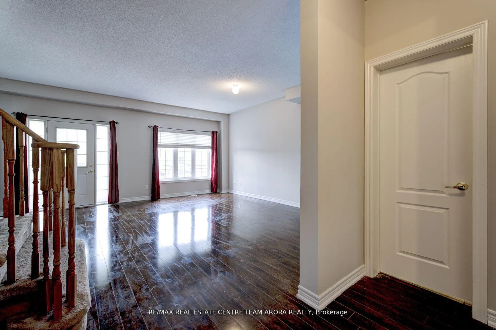 Photo 9 of 7 Freeland Hollow, Brampton, Bram West — HOMEH