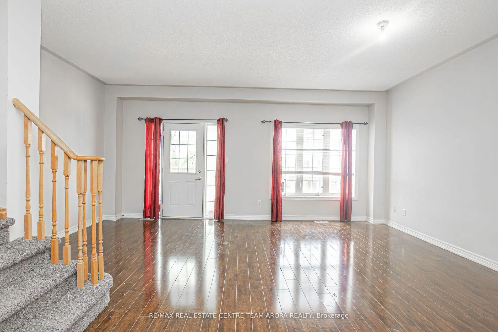 Photo 10 of 7 Freeland Hollow, Brampton, Bram West — HOMEH