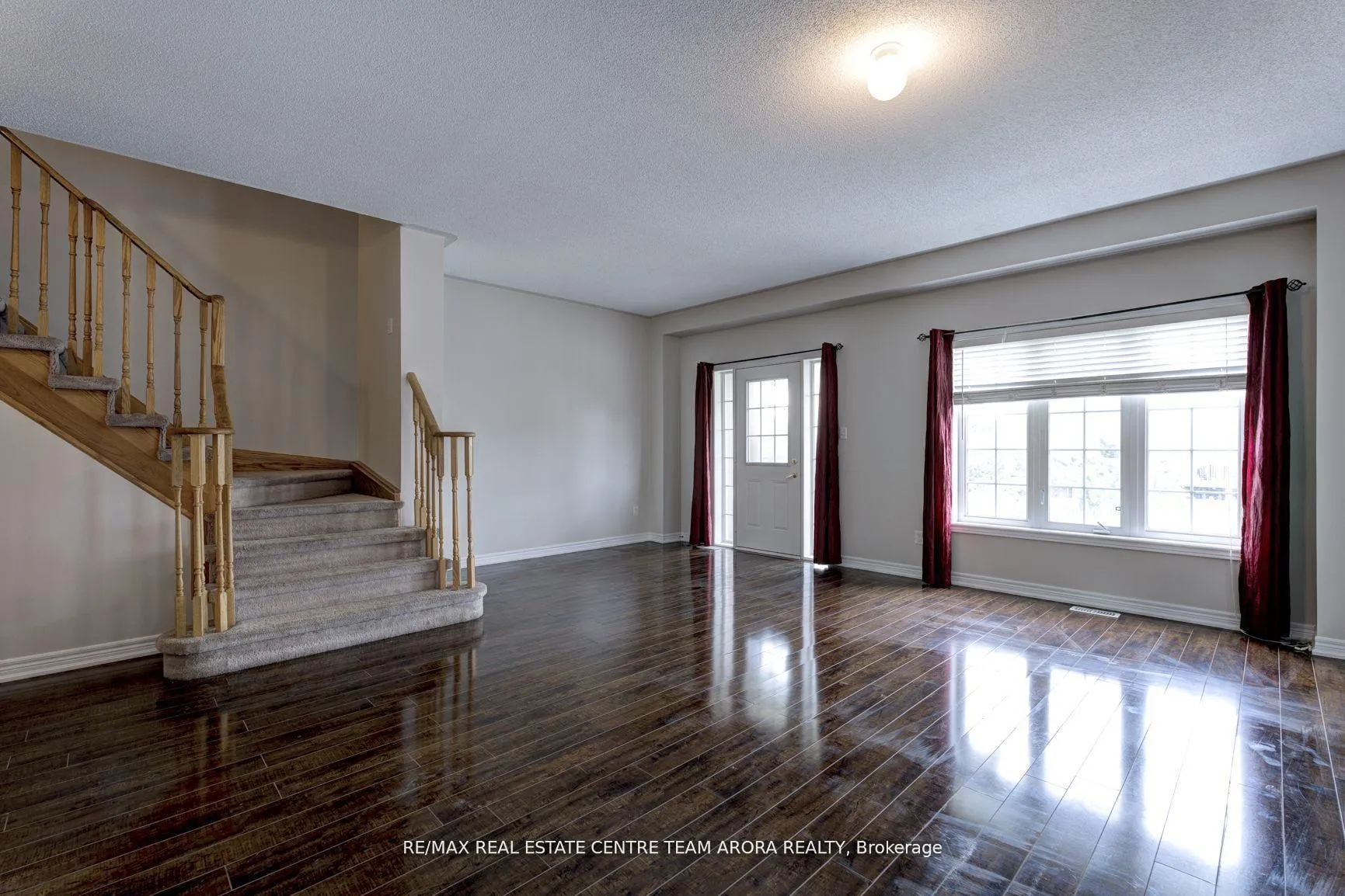 Photo 11 of 7 Freeland Hollow, Brampton, Bram West — HOMEH