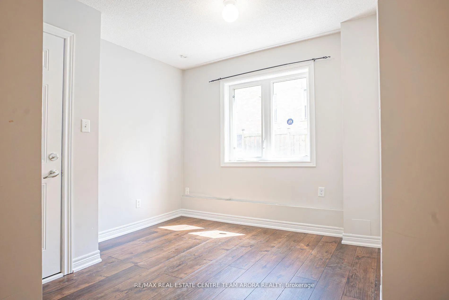 Photo 14 of 7 Freeland Hollow, Brampton, Bram West — HOMEH