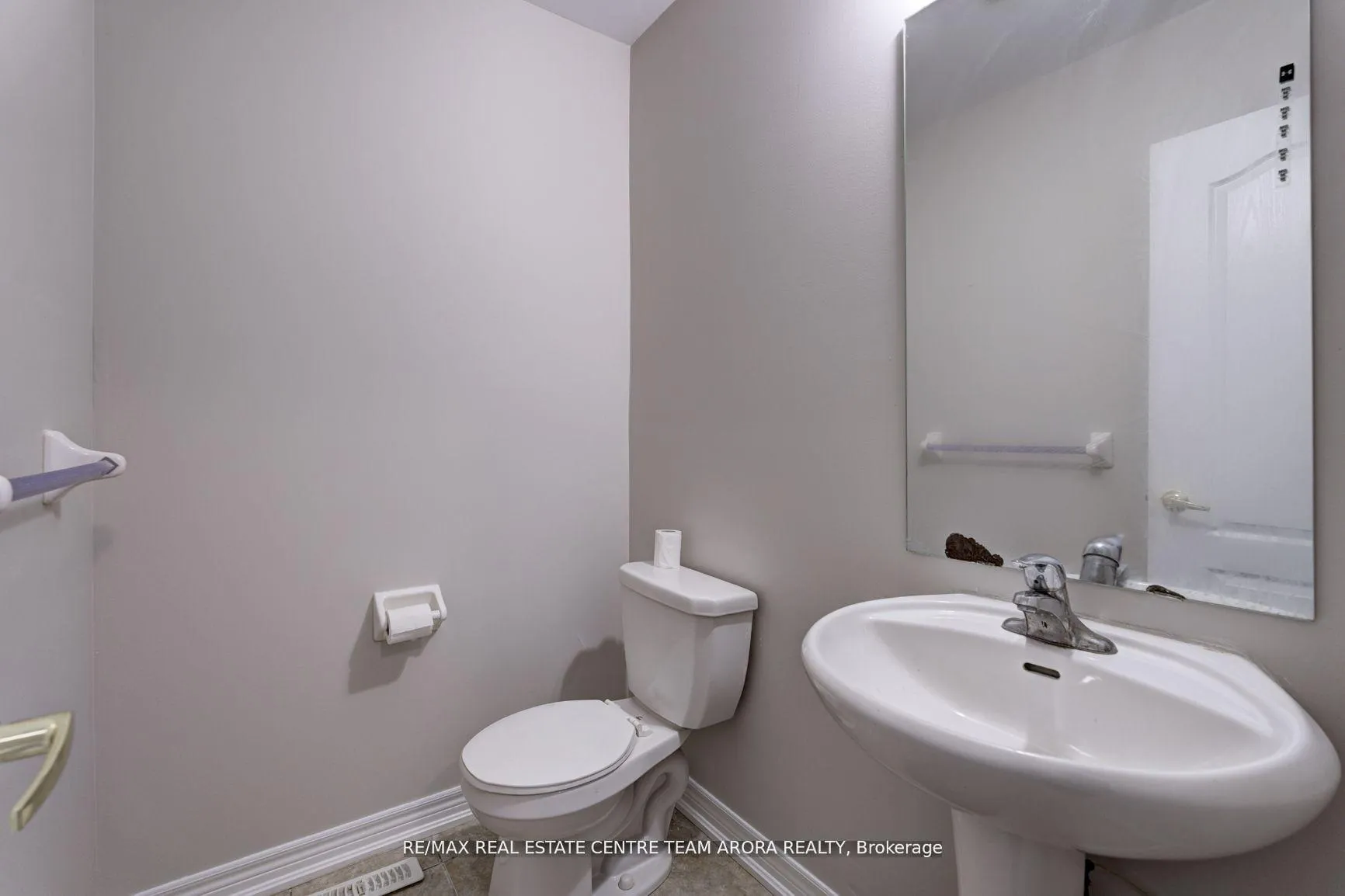 Photo 15 of 7 Freeland Hollow, Brampton, Bram West — HOMEH