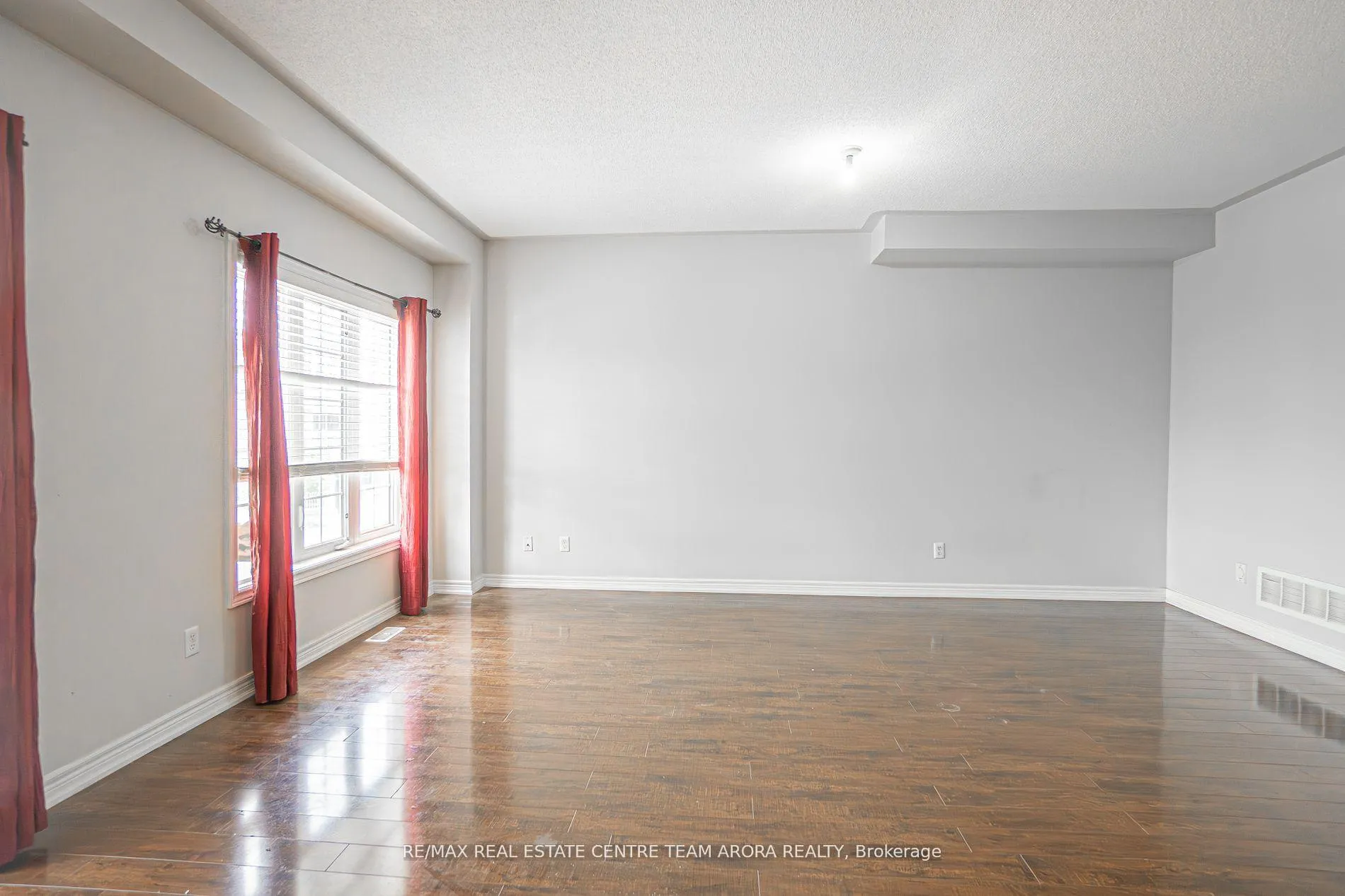 Photo 22 of 7 Freeland Hollow, Brampton, Bram West — HOMEH