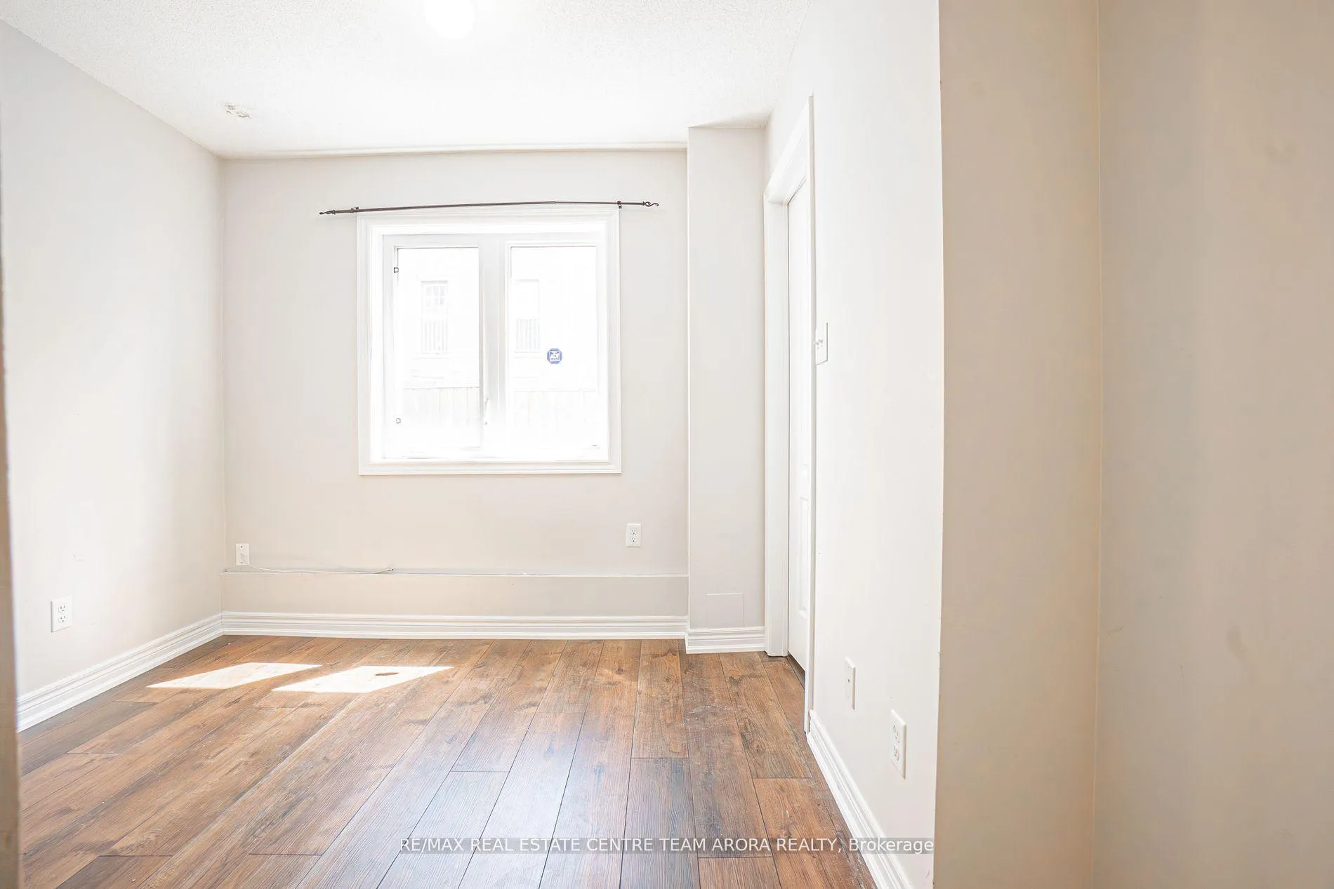 Photo 31 of 7 Freeland Hollow, Brampton, Bram West — HOMEH