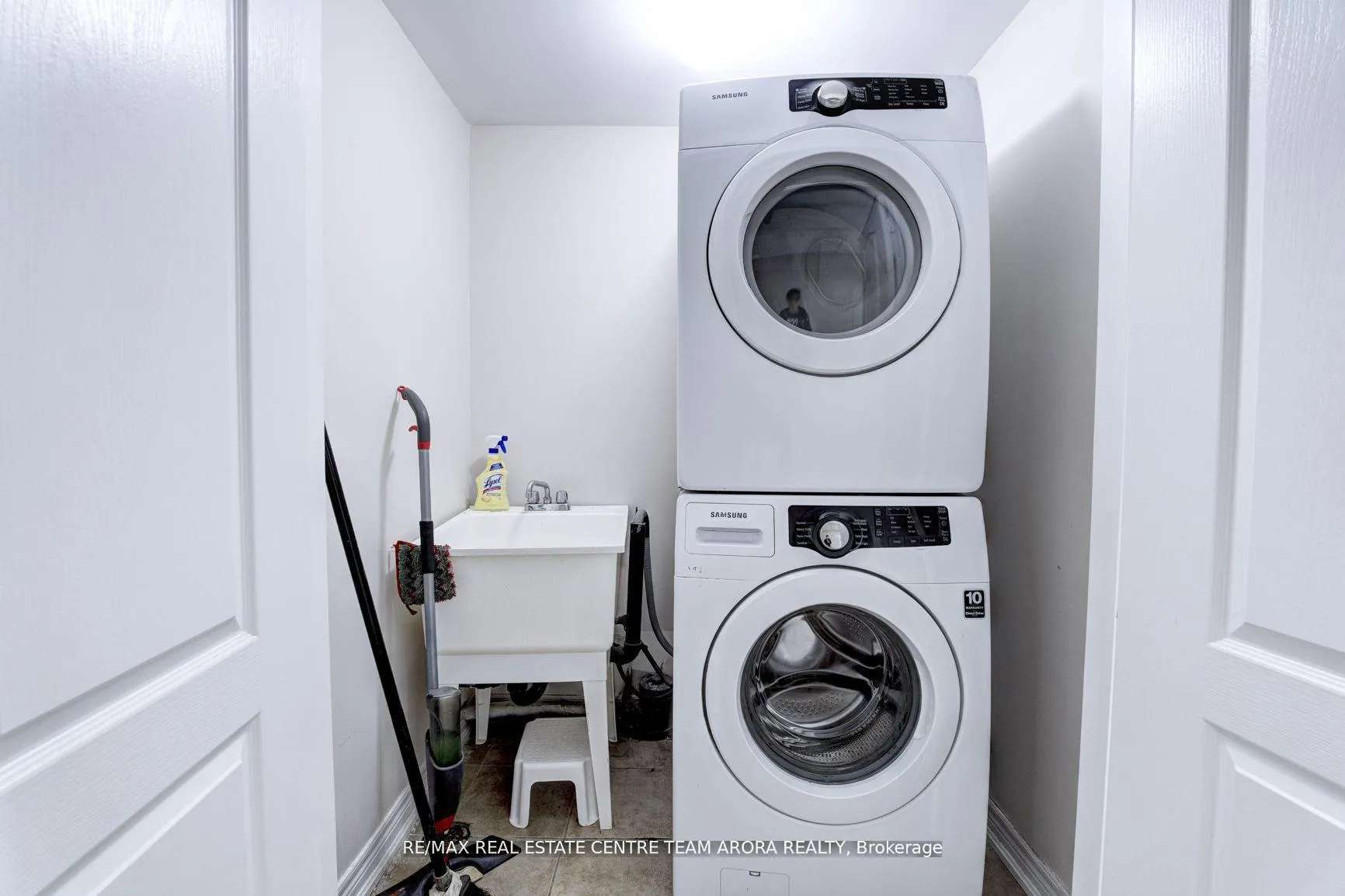 Photo 35 of 7 Freeland Hollow, Brampton, Bram West — HOMEH