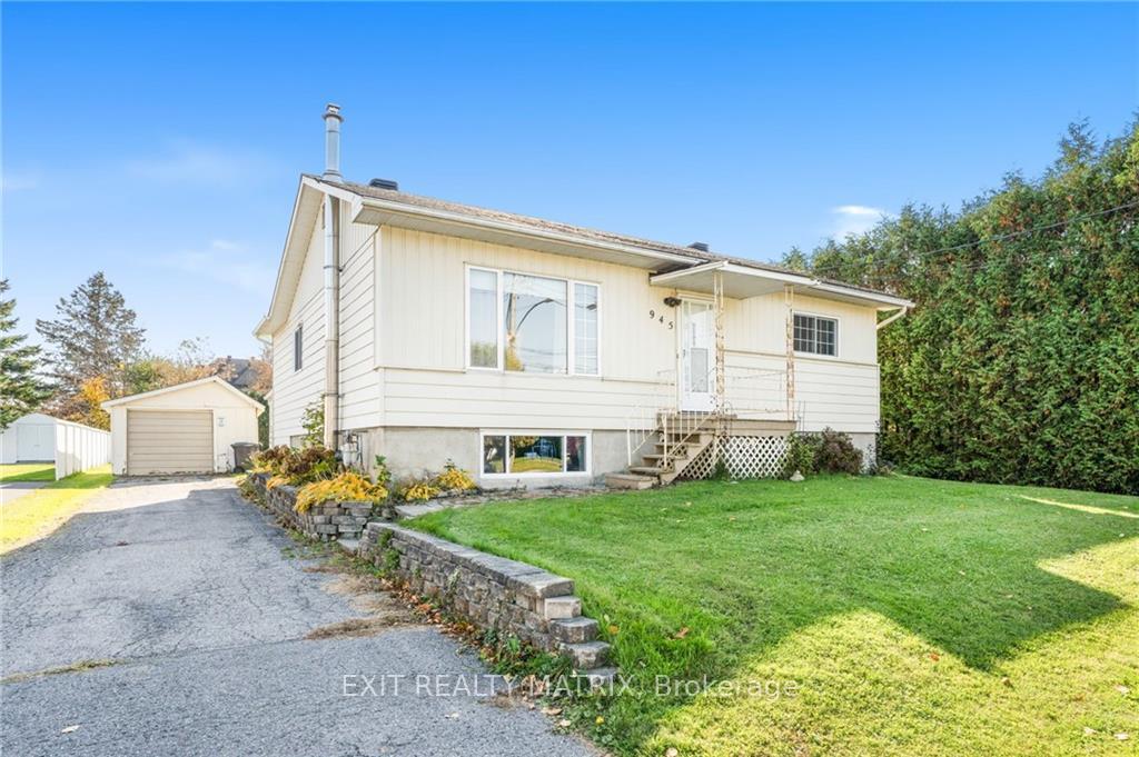 Photo 1 of 945 Queen Street, Champlain, L'Orignal — HOMEH