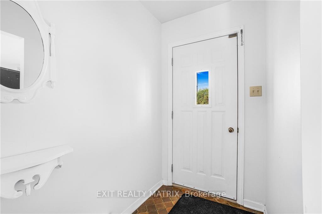Photo 5 of 945 Queen Street, Champlain, L'Orignal — HOMEH