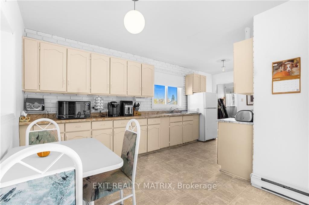 Photo 8 of 945 Queen Street, Champlain, L'Orignal — HOMEH