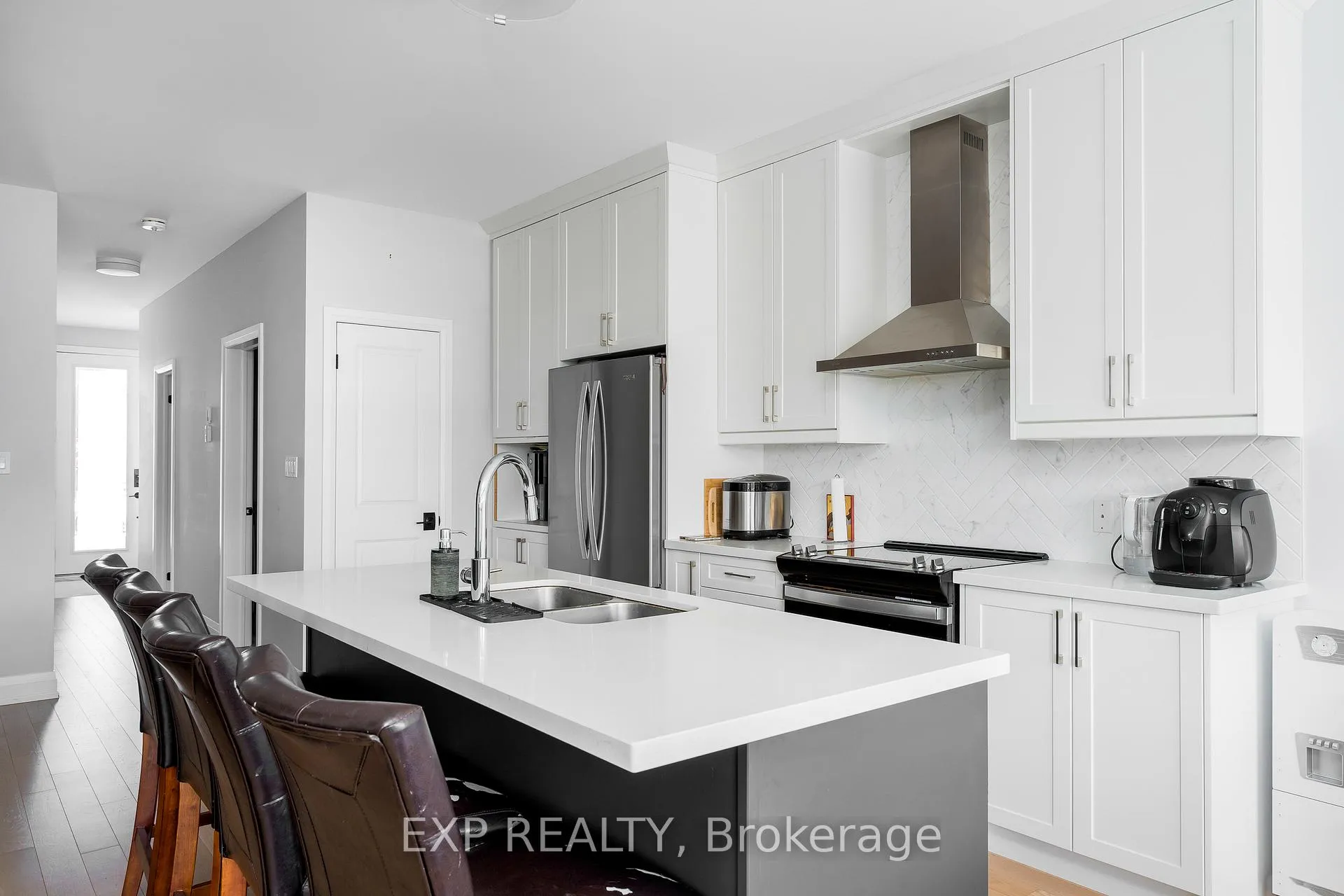 Photo 4 of 34 Periwinkle Road, Springwater, Midhurst — HOMEH